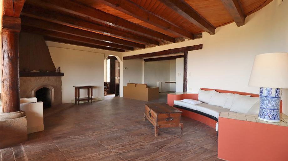 Pátzcuaro, Michoacán de Ocampo, 61608, Mexico, 4 Bedrooms Bedrooms, ,3 BathroomsBathrooms,Residential,For Sale,1917214