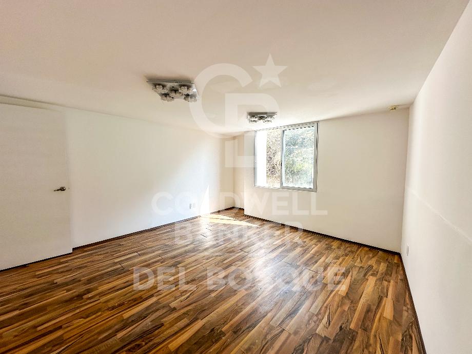 General Miguel Miram?n, Naucalpan de Juárez, Estado de méxico, 53126, Mexico, 6 Bedrooms Bedrooms, ,4 BathroomsBathrooms,Residential,For Sale,General Miguel Miram?n,1621577