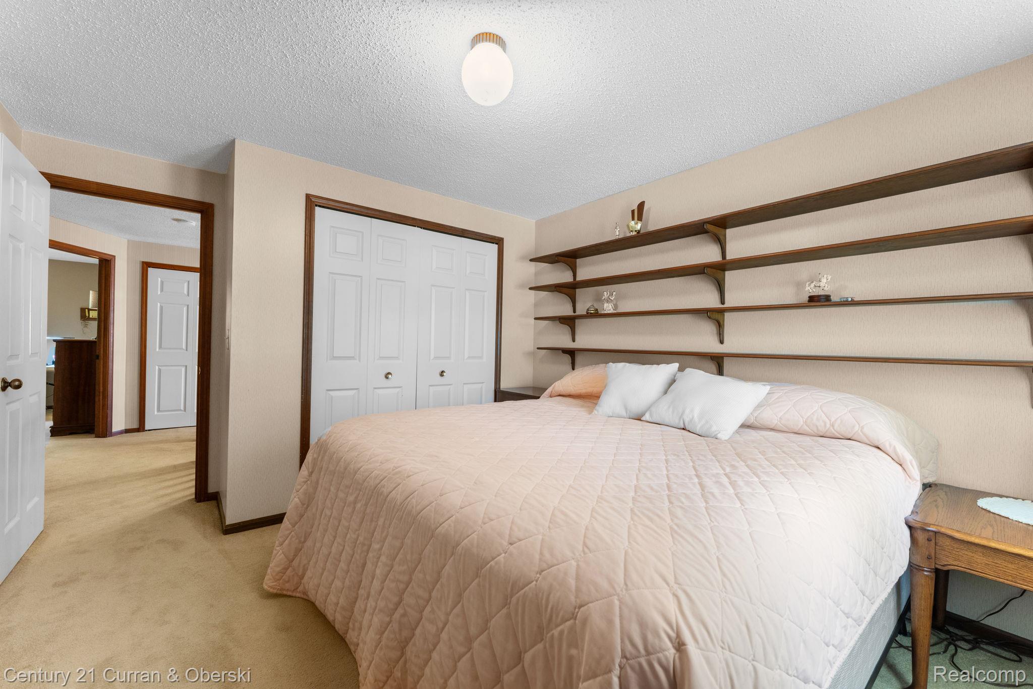 Novi, Michigan, 48375, United States, 4 Bedrooms Bedrooms, ,3 BathroomsBathrooms,Residential,For Sale,2048912