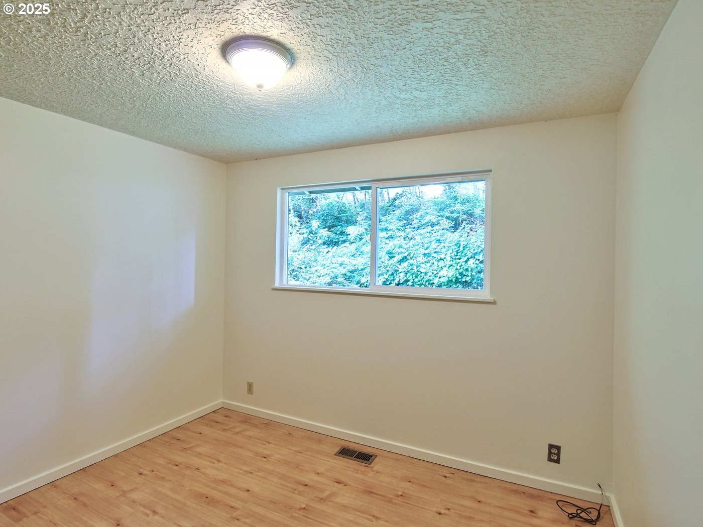 Lincolncity, Oregon, 97367, United States, 3 Bedrooms Bedrooms, ,2 BathroomsBathrooms,Residential,For Sale,1931670