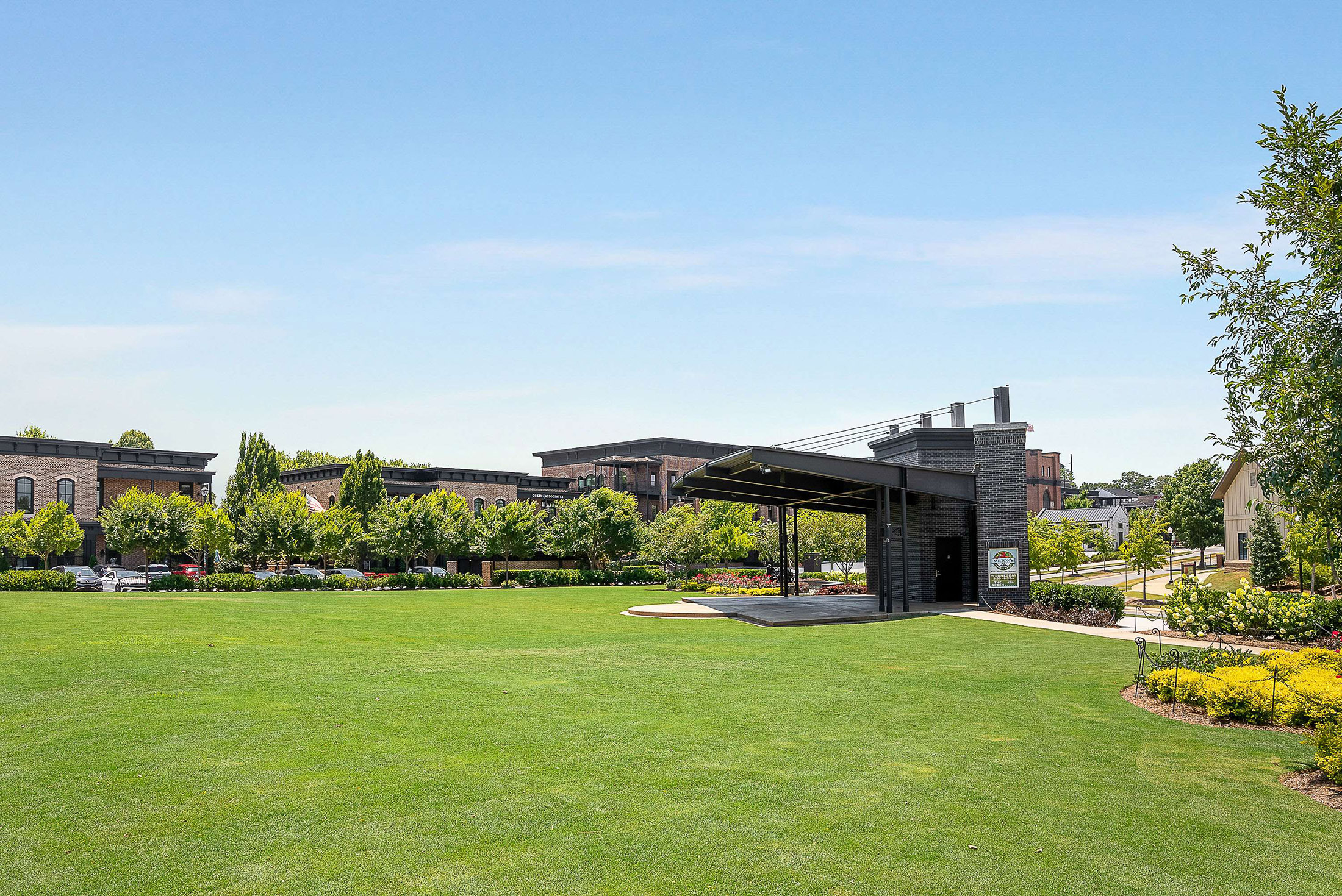  Smart Updates and Superb Location in Roswell - 物件實景