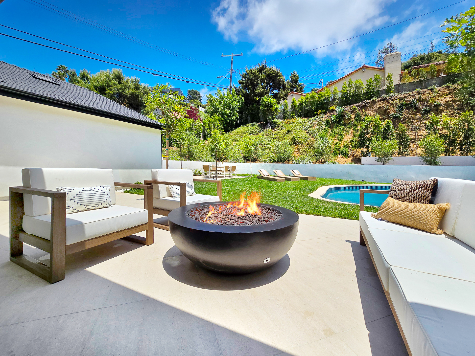  2288 Coldwater Canyon Dr - 物件實景