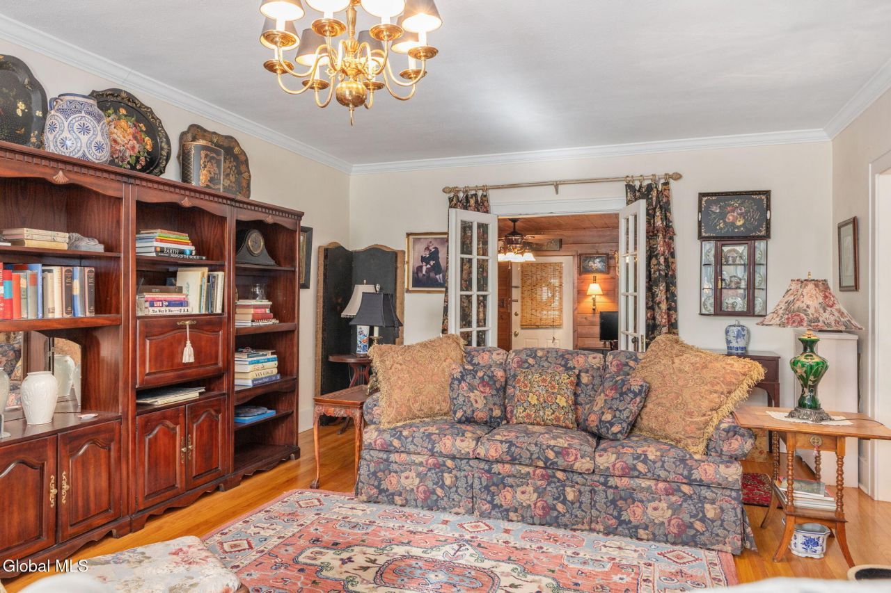 Niskayuna, New York, 12309, United States, 5 Bedrooms Bedrooms, ,3 BathroomsBathrooms,Residential,For Sale,1988361