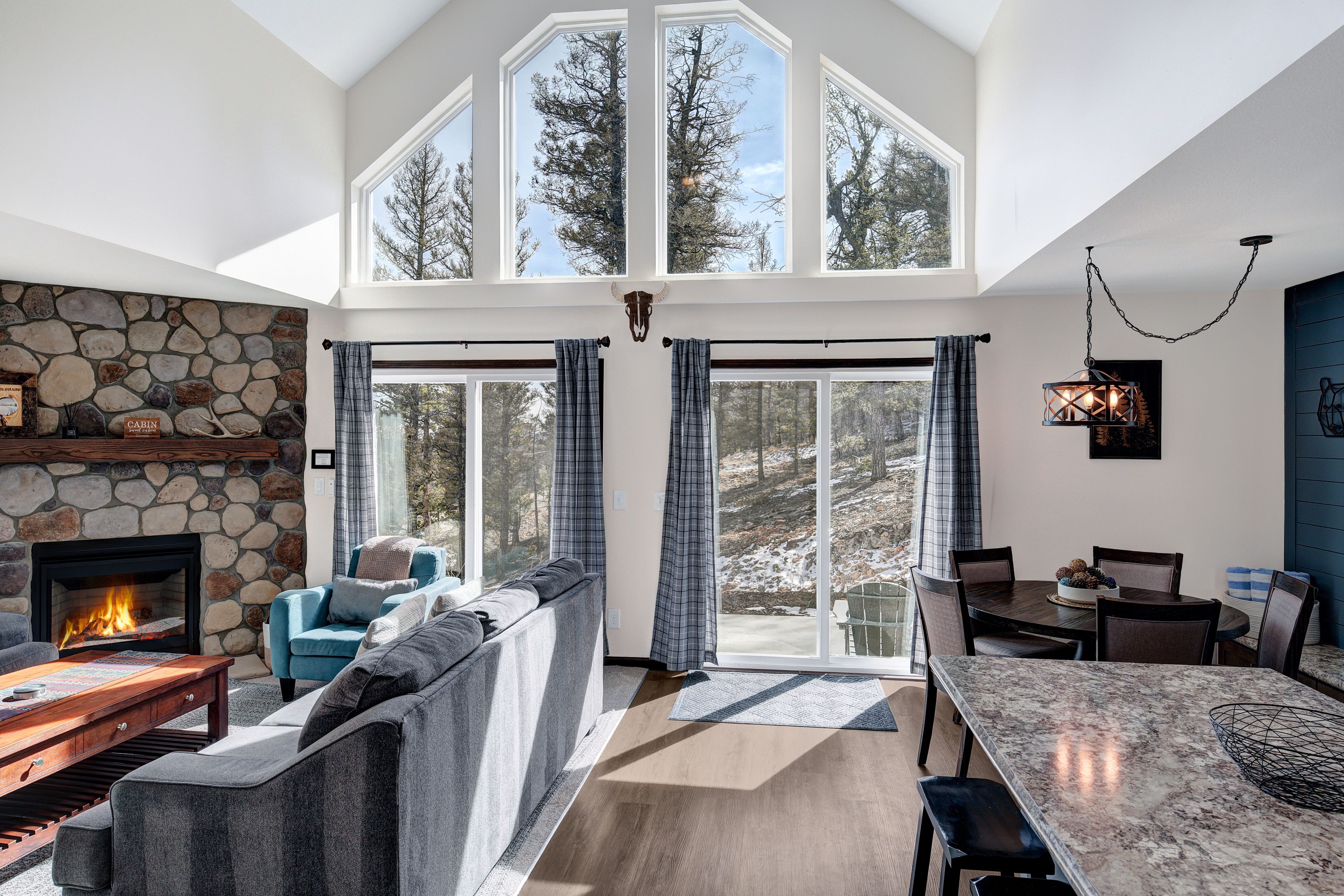  Escape to the Beauty of Redhill Forest in this Turnkey Mountain Retreat - 物件實景