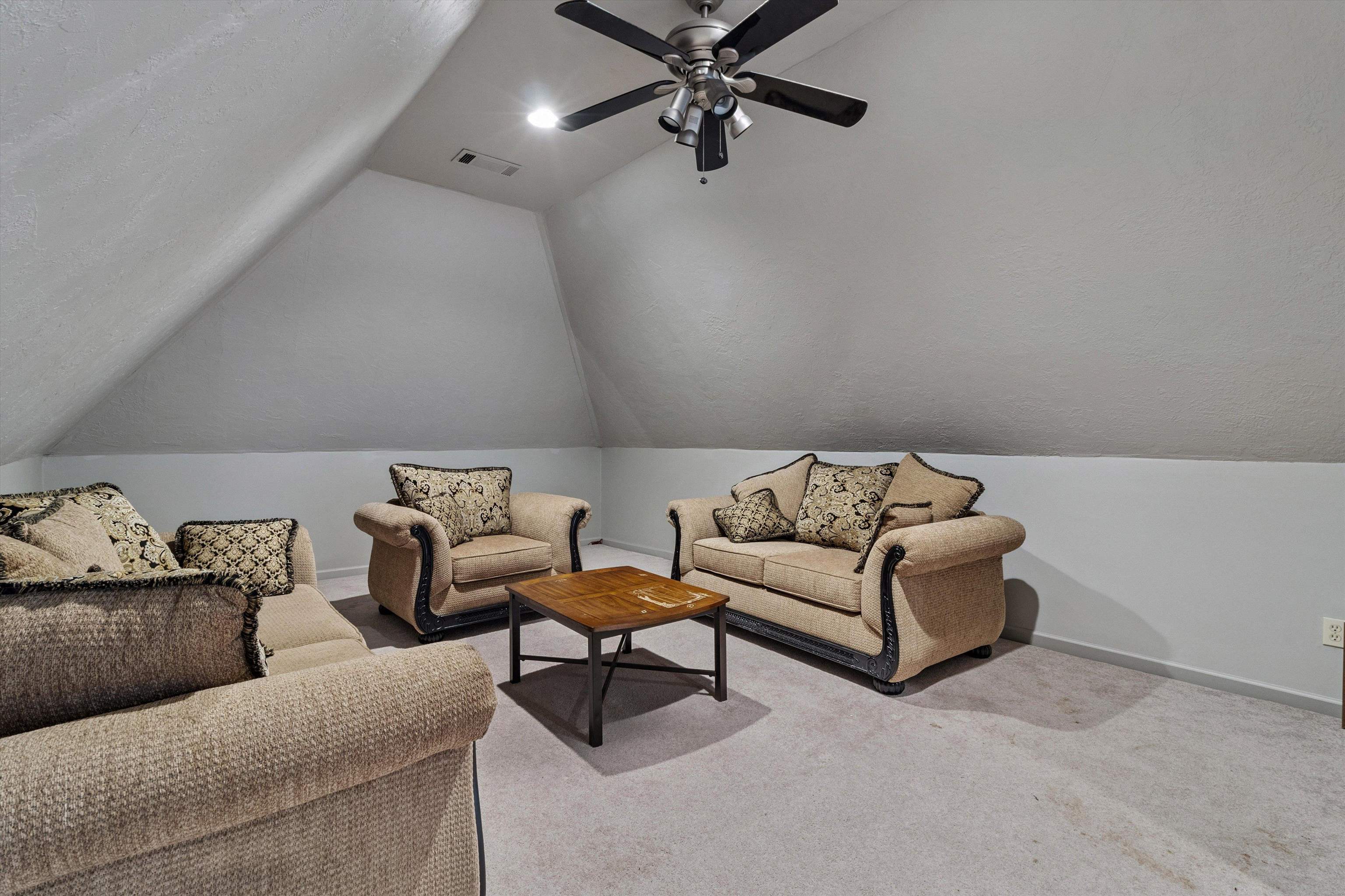 Collierville, Tennessee, 38017, United States, 5 Bedrooms Bedrooms, ,3 BathroomsBathrooms,Residential,For Sale,1907336