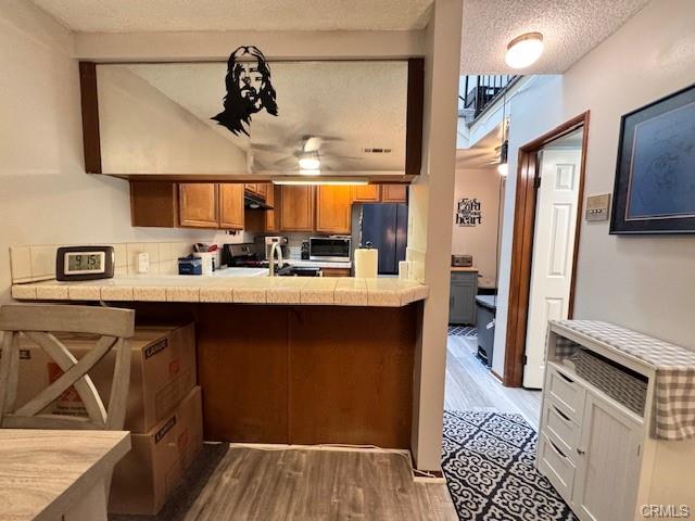 Glendale, California, 91202, United States, 2 Bedrooms Bedrooms, ,Residential,For Sale,1993886