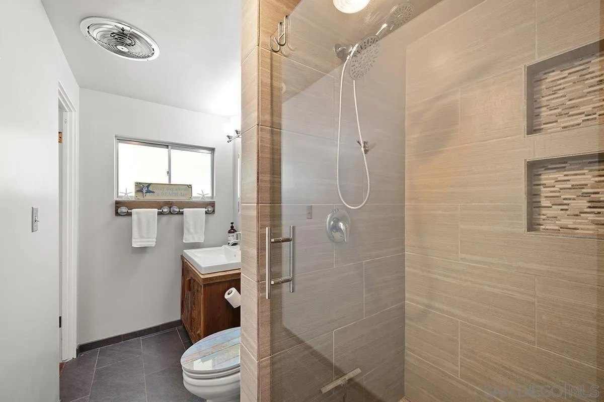 La Mesa, California, 91941, United States, 3 Bedrooms Bedrooms, ,4 BathroomsBathrooms,Residential,For Sale,1911905