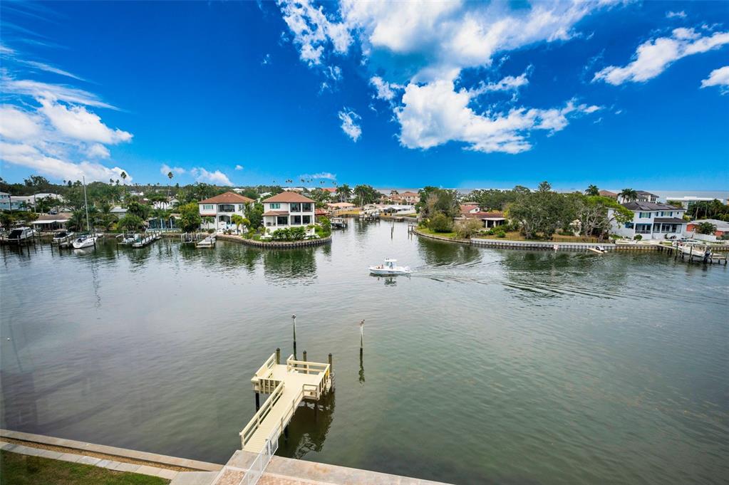 St Petersburg, Florida, 33704, United States, 2 Bedrooms Bedrooms, ,2 BathroomsBathrooms,Residential,For Sale,1989115