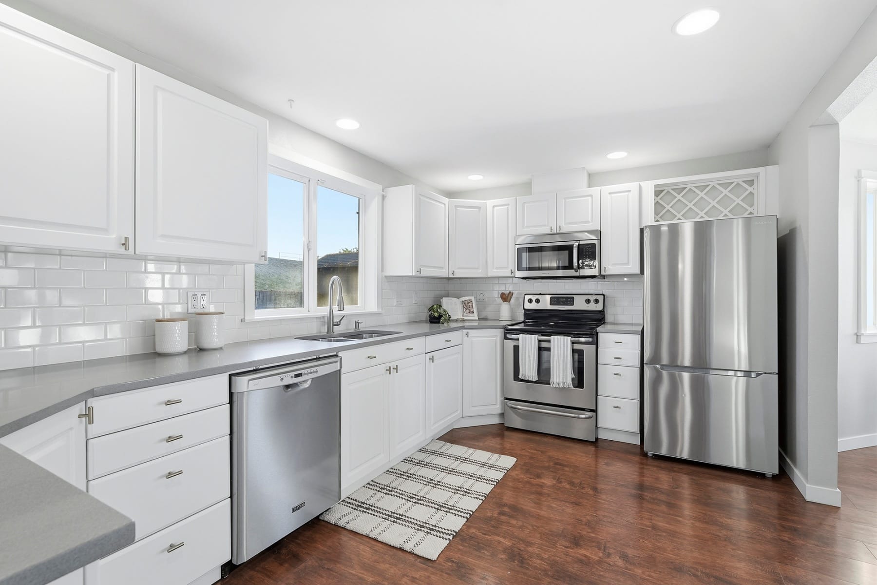  22335 SW MARTINAZZI AVE Tualatin, OR 97062 - 物件實景