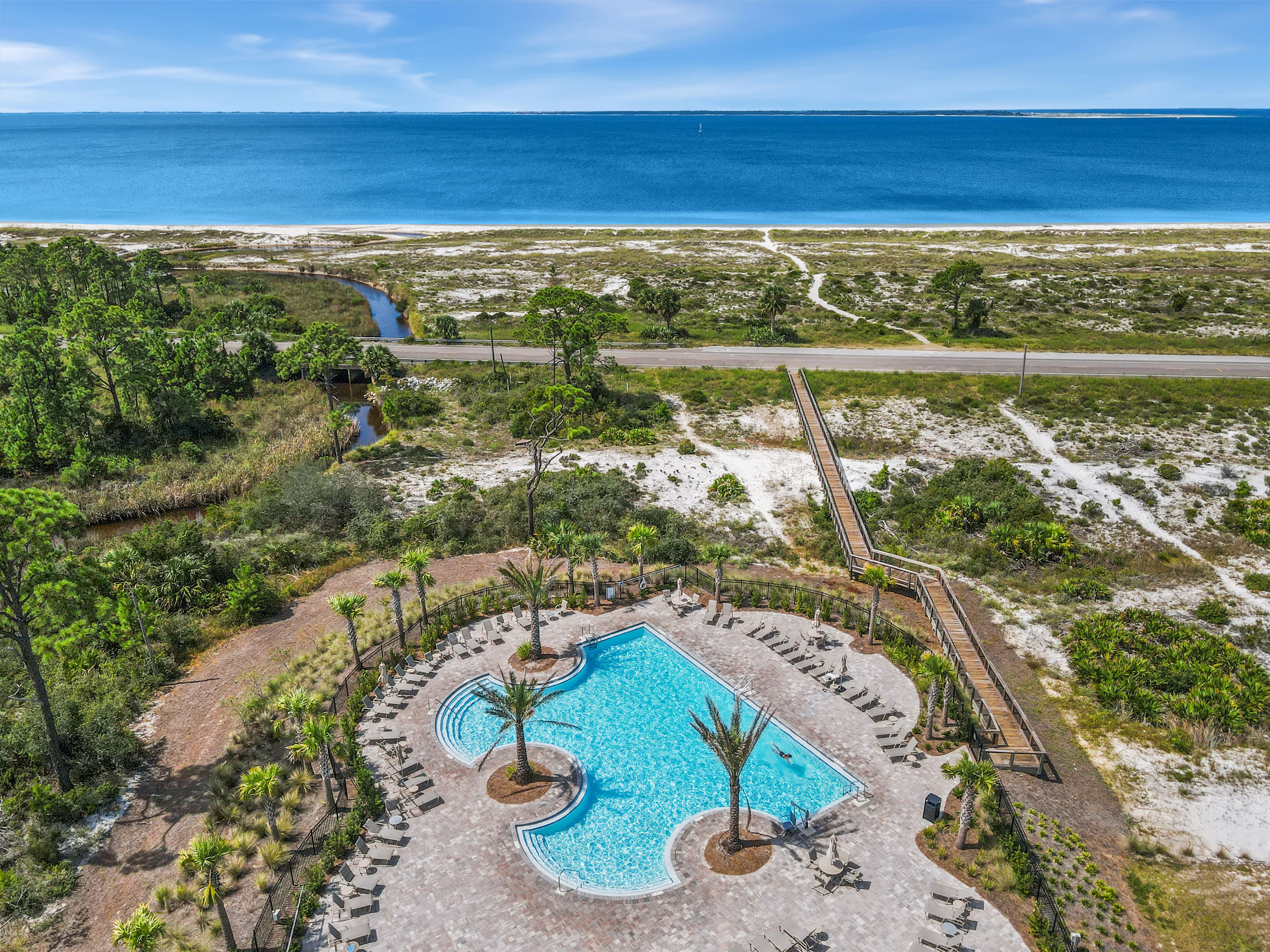  Coastal Retreat With Resort Amenities In WindMark Beach - 物件實景