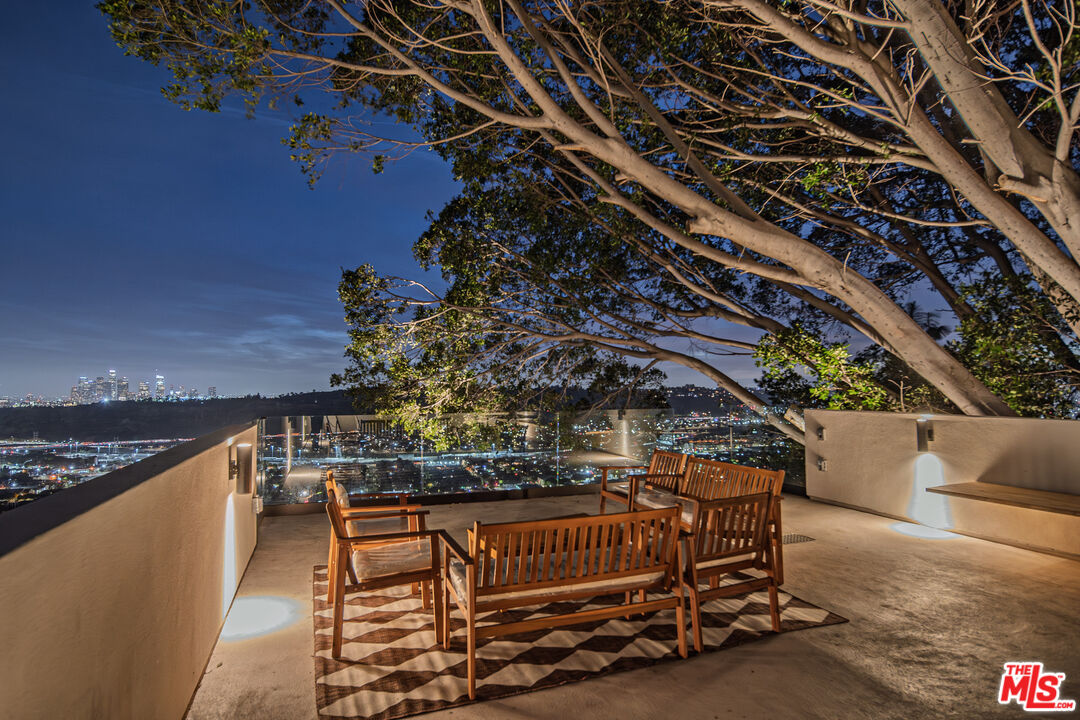 Los Angeles, California, 90065, United States, 3 Bedrooms Bedrooms, ,3 BathroomsBathrooms,Residential,For Sale,1939626