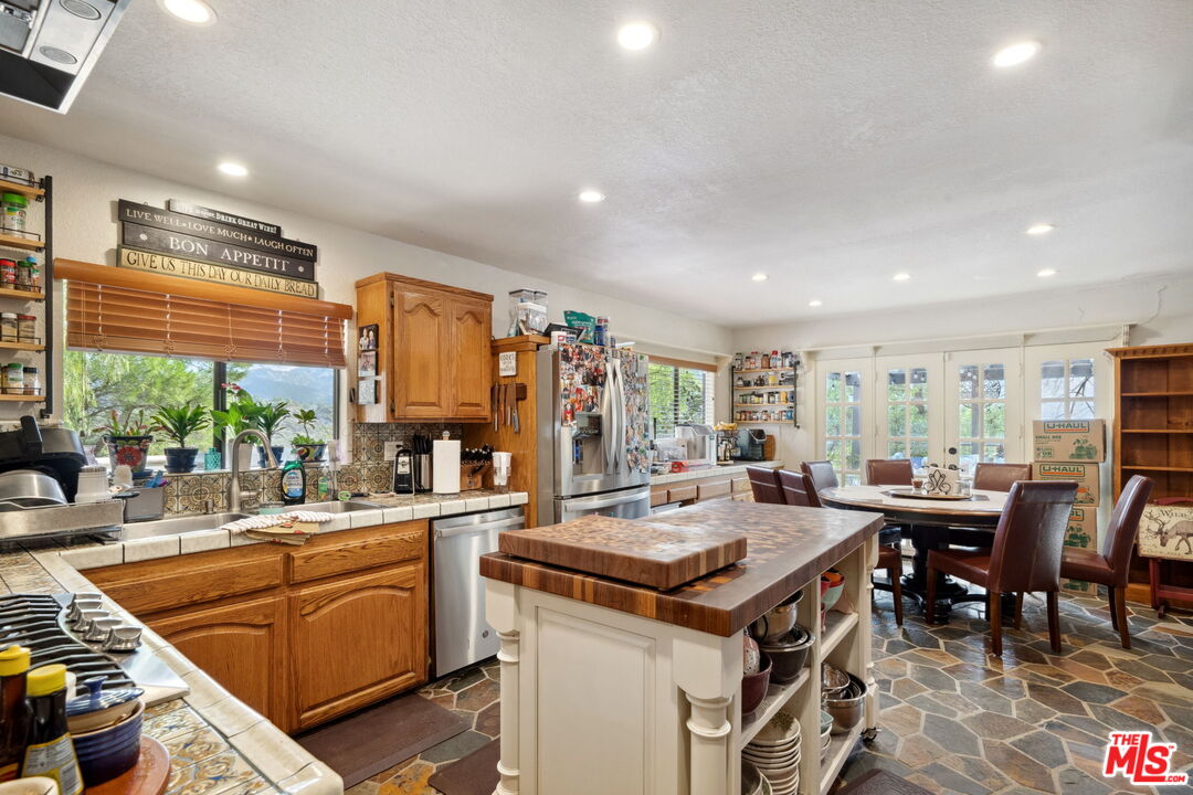Calabasas, California, 91302, United States, 4 Bedrooms Bedrooms, ,3 BathroomsBathrooms,Residential,For Sale,1708601