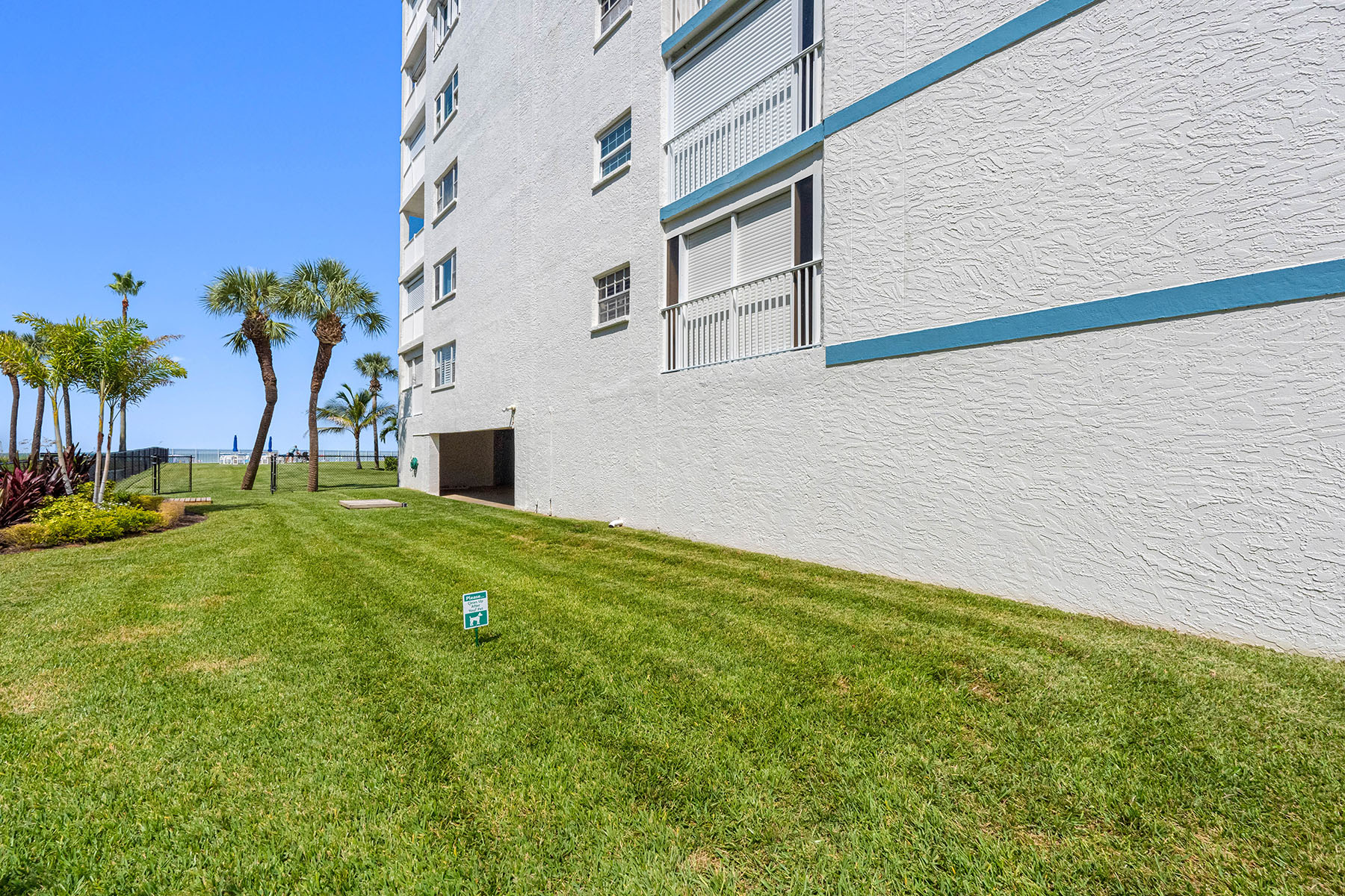  LIGHTHOUSE POINTE CONDO - 物件實景