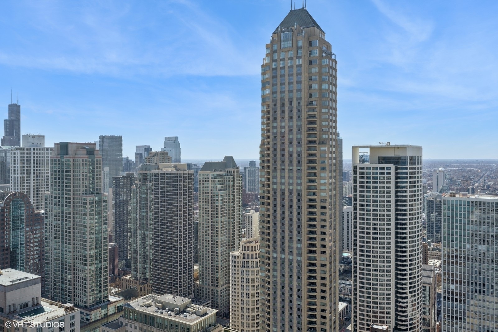 Chicago, Illinois, 60611, United States, 3 Bedrooms Bedrooms, ,3 BathroomsBathrooms,Residential,For Sale,1941703