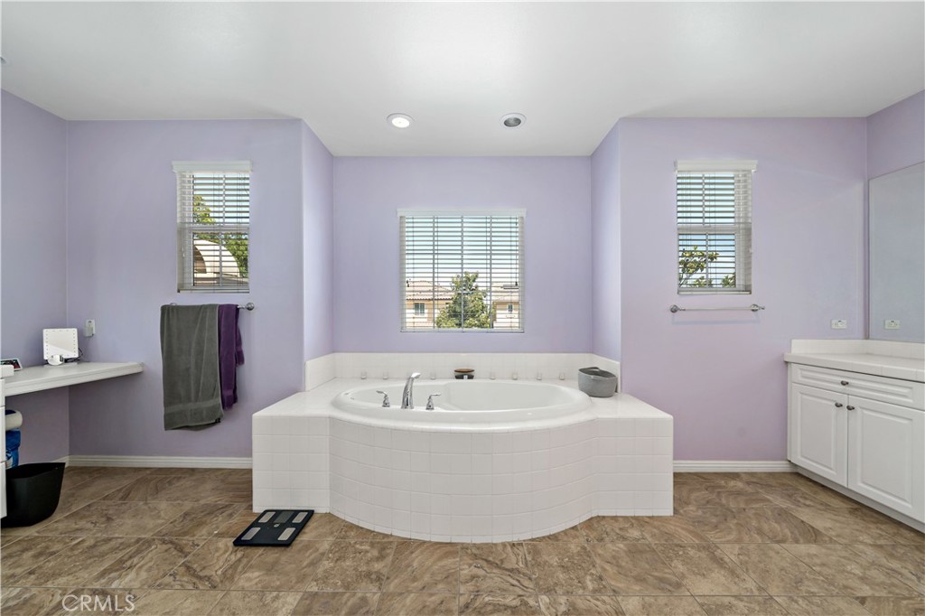 Lake Elsinore, California, 92530, United States, 5 Bedrooms Bedrooms, ,3 BathroomsBathrooms,Residential,For Sale,1974477