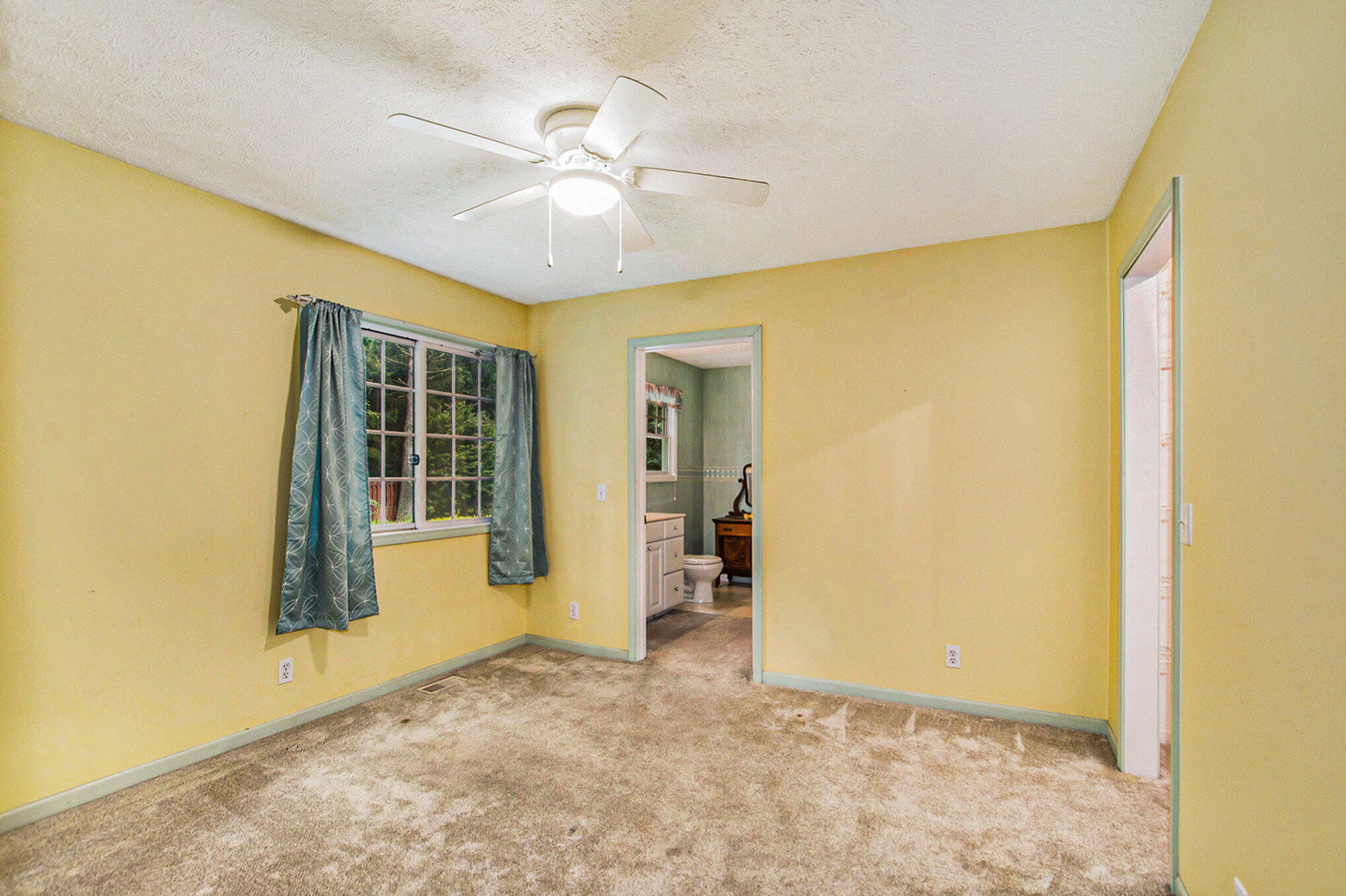 Grand Haven, Michigan, 49417, United States, 5 Bedrooms Bedrooms, ,5 BathroomsBathrooms,Residential,For Sale,1940332