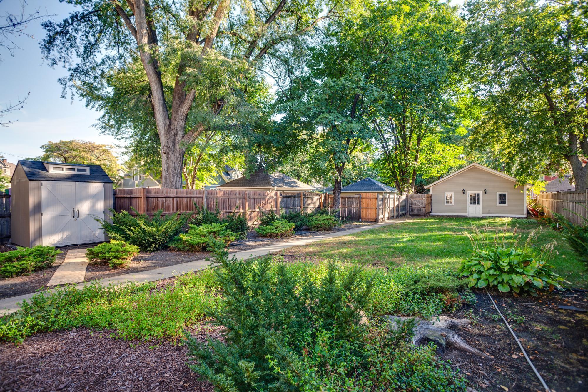 Minneapolis, Minnesota, 55408, United States, 5 Bedrooms Bedrooms, ,2 BathroomsBathrooms,Residential,For Sale,1960764