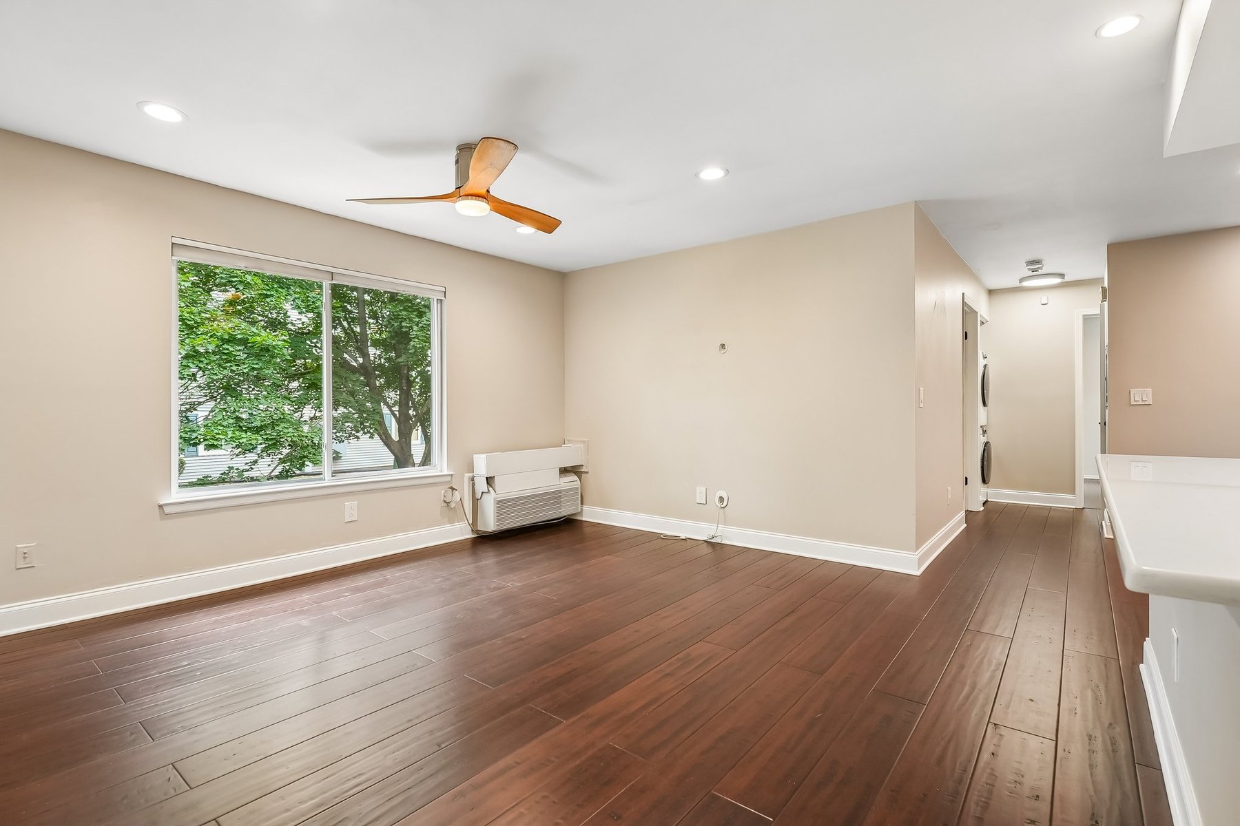  ?Trendmaker Homes North? Beautifully Updated One Floor Condominum - 物件實景