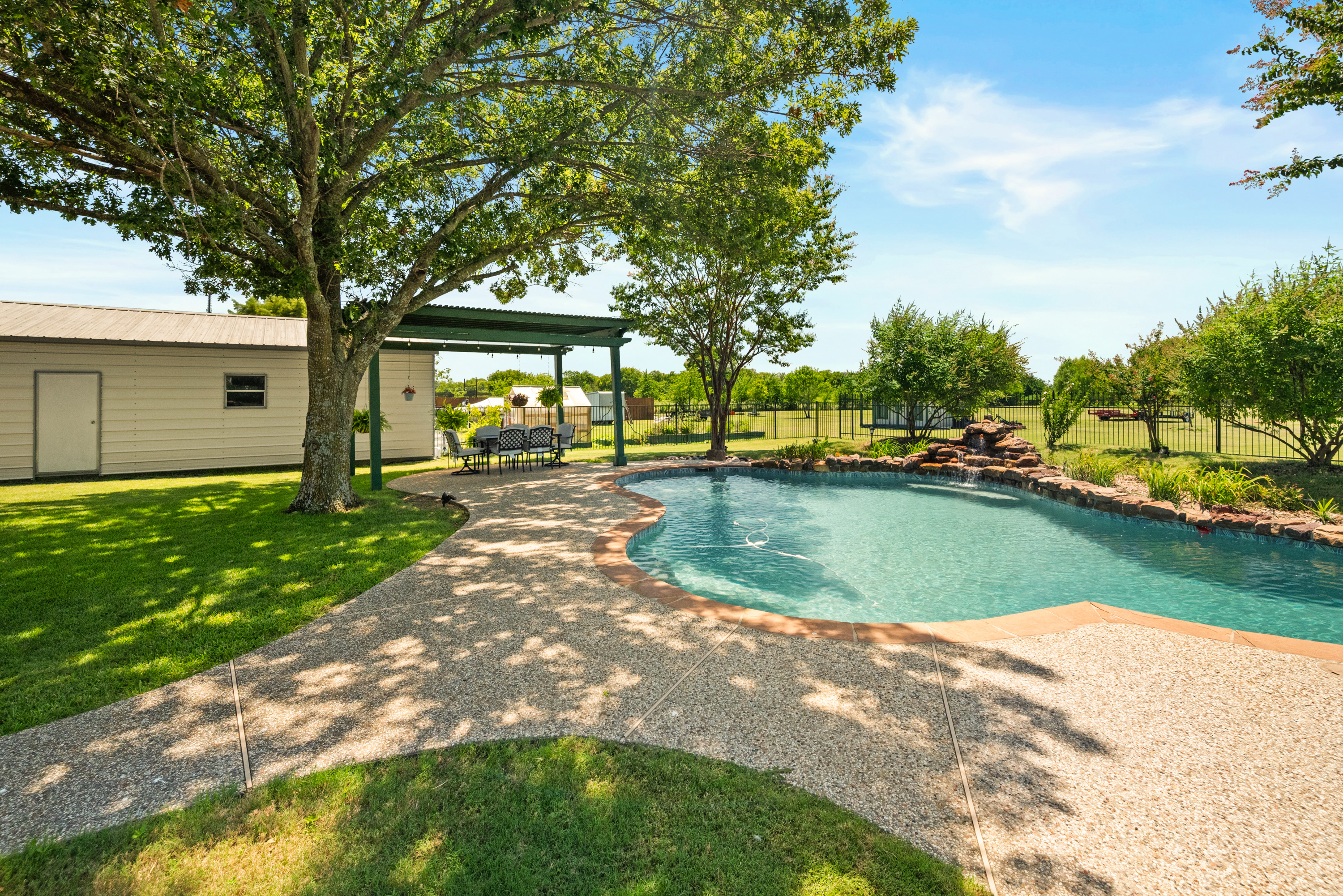 Caddo Mills, Texas, 75135, United States, 4 Bedrooms Bedrooms, ,3 BathroomsBathrooms,Residential,For Sale,2006415