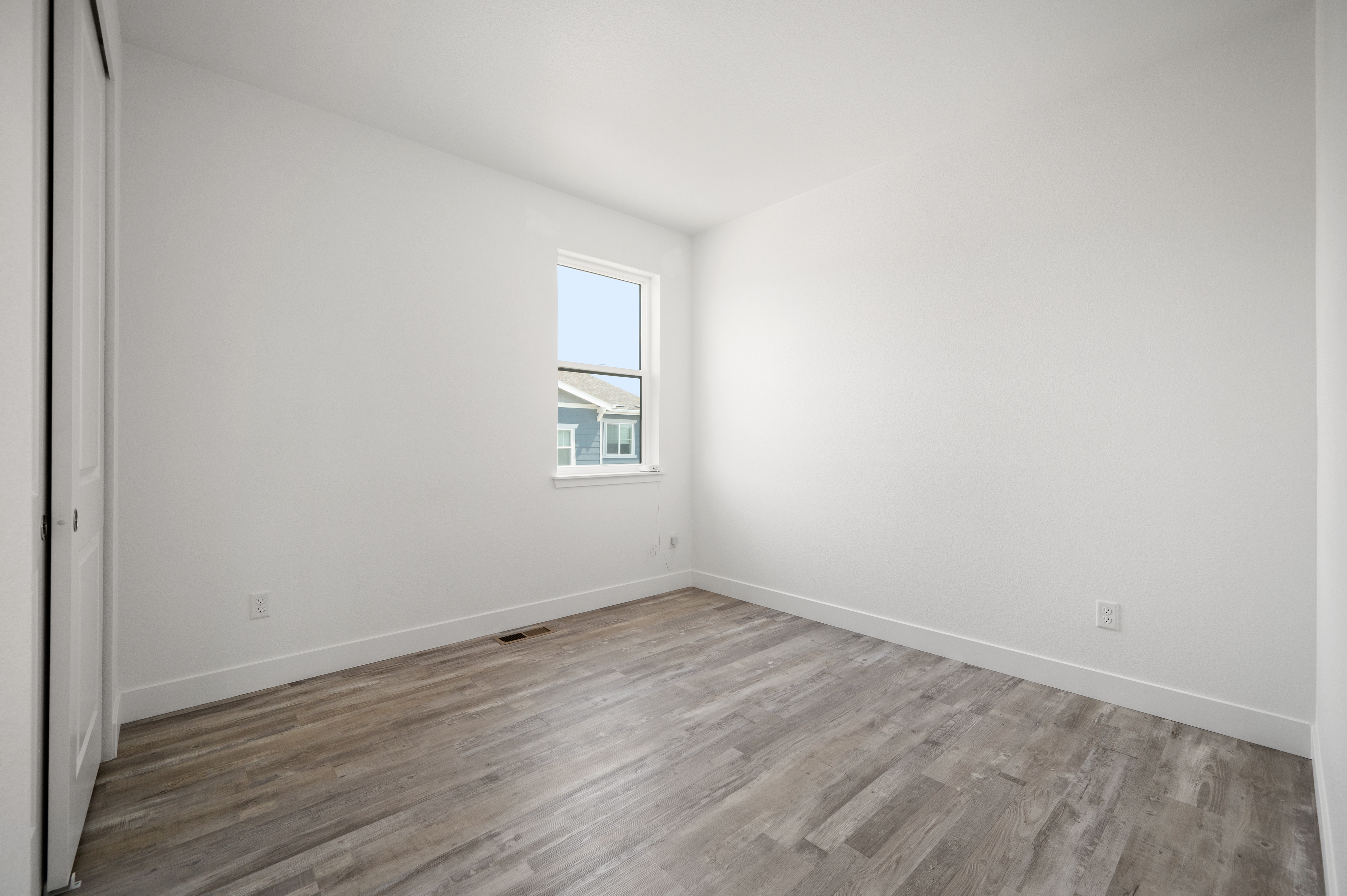  Thoughtfully Priced to Sell - 物件實景