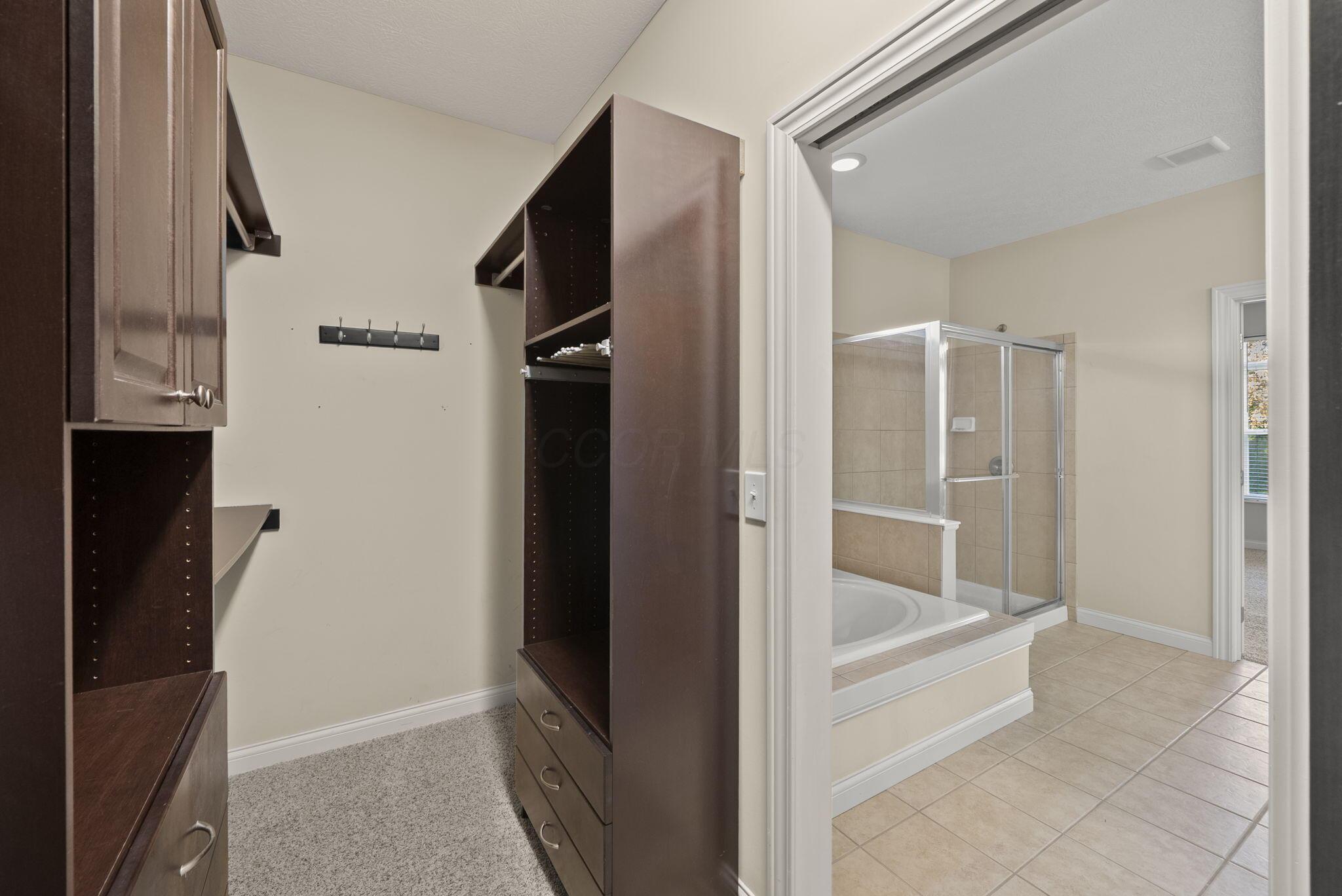 Powell, Ohio, 43065, United States, 5 Bedrooms Bedrooms, ,5 BathroomsBathrooms,Residential,For Sale,1988967