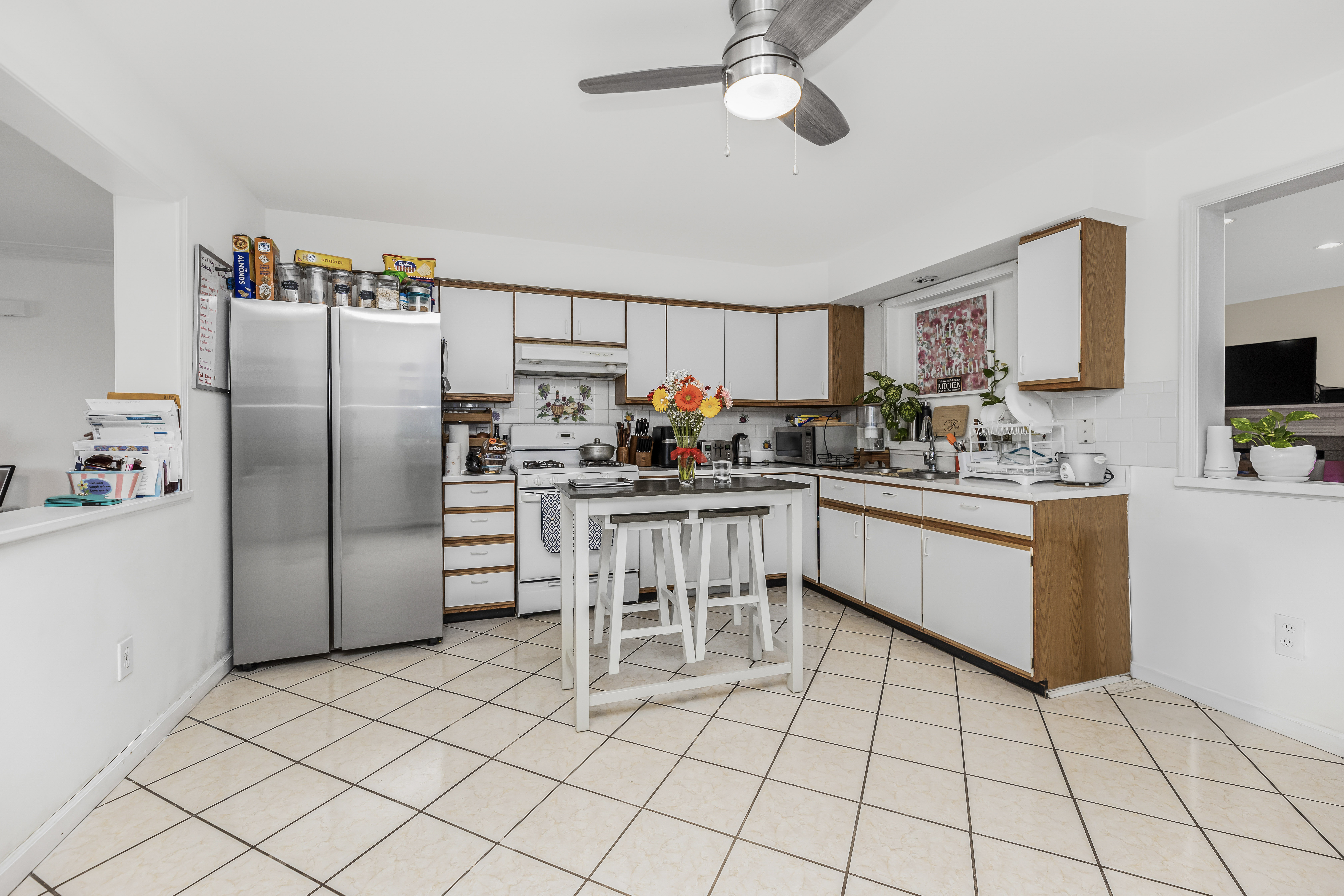 Yonkers, New York, 10703, United States, 4 Bedrooms Bedrooms, ,2 BathroomsBathrooms,Residential,For Sale,1825129