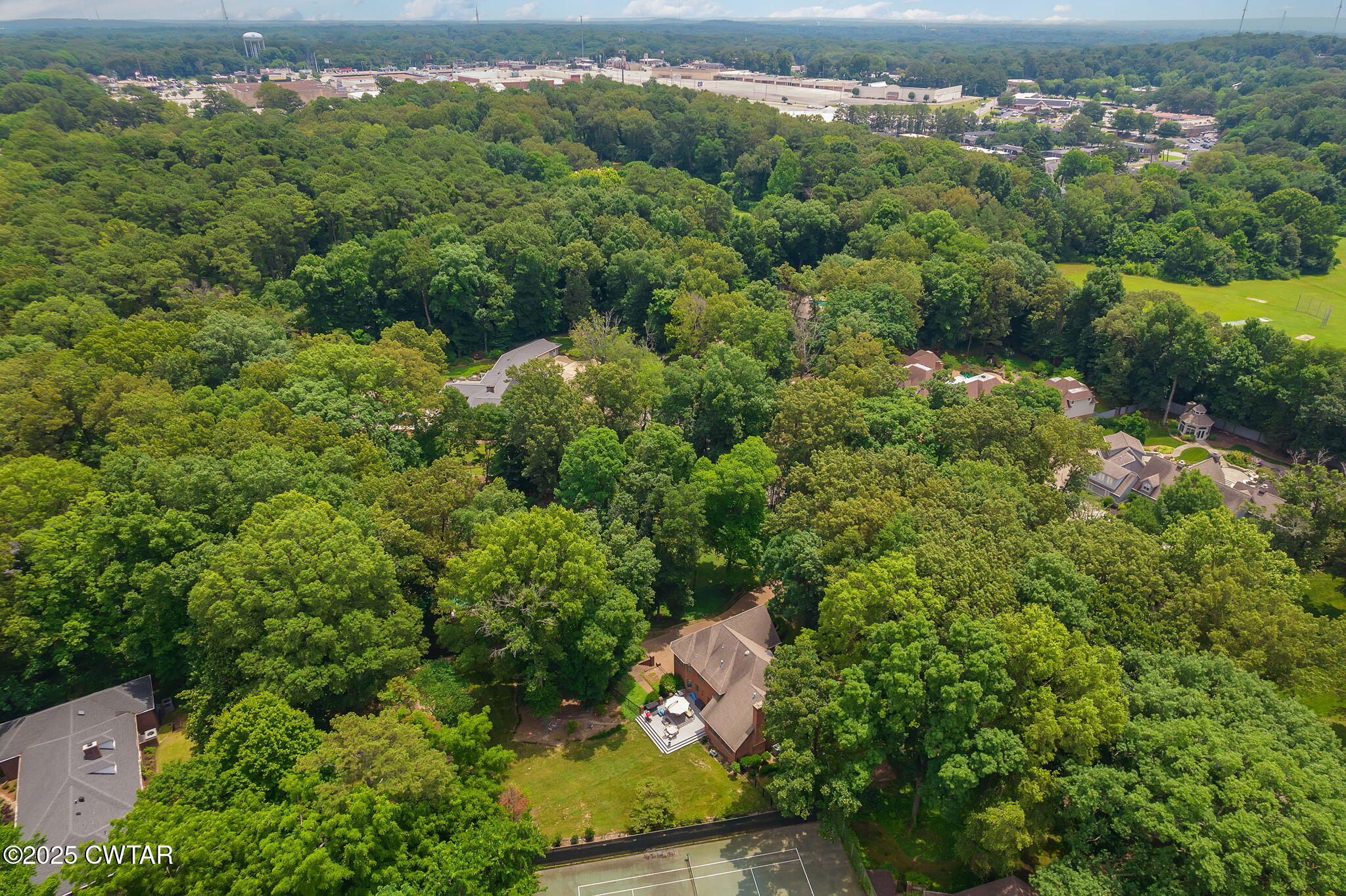 Jackson, Tennessee, 38305, United States, 4 Bedrooms Bedrooms, ,4 BathroomsBathrooms,Residential,For Sale,1894797