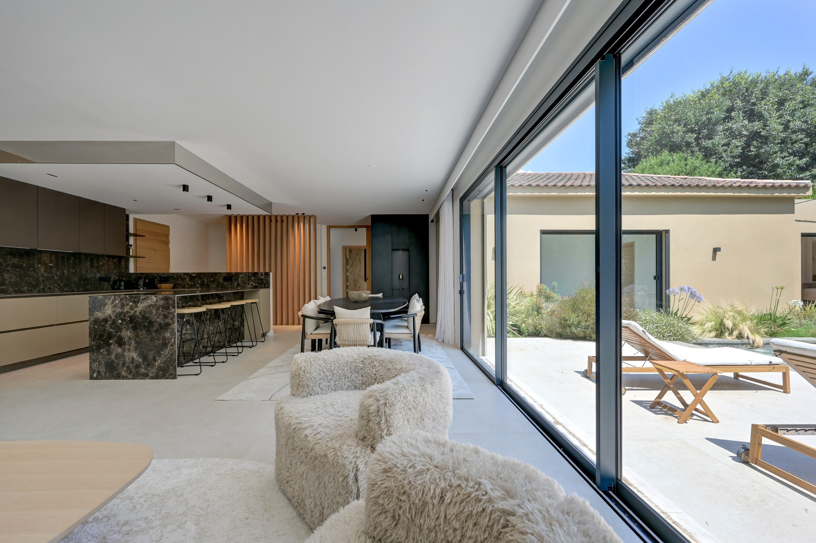  Aix-en-Provence  Contemporary Villa with Pool, Triple Garage and Walking Dista… - 物件實景