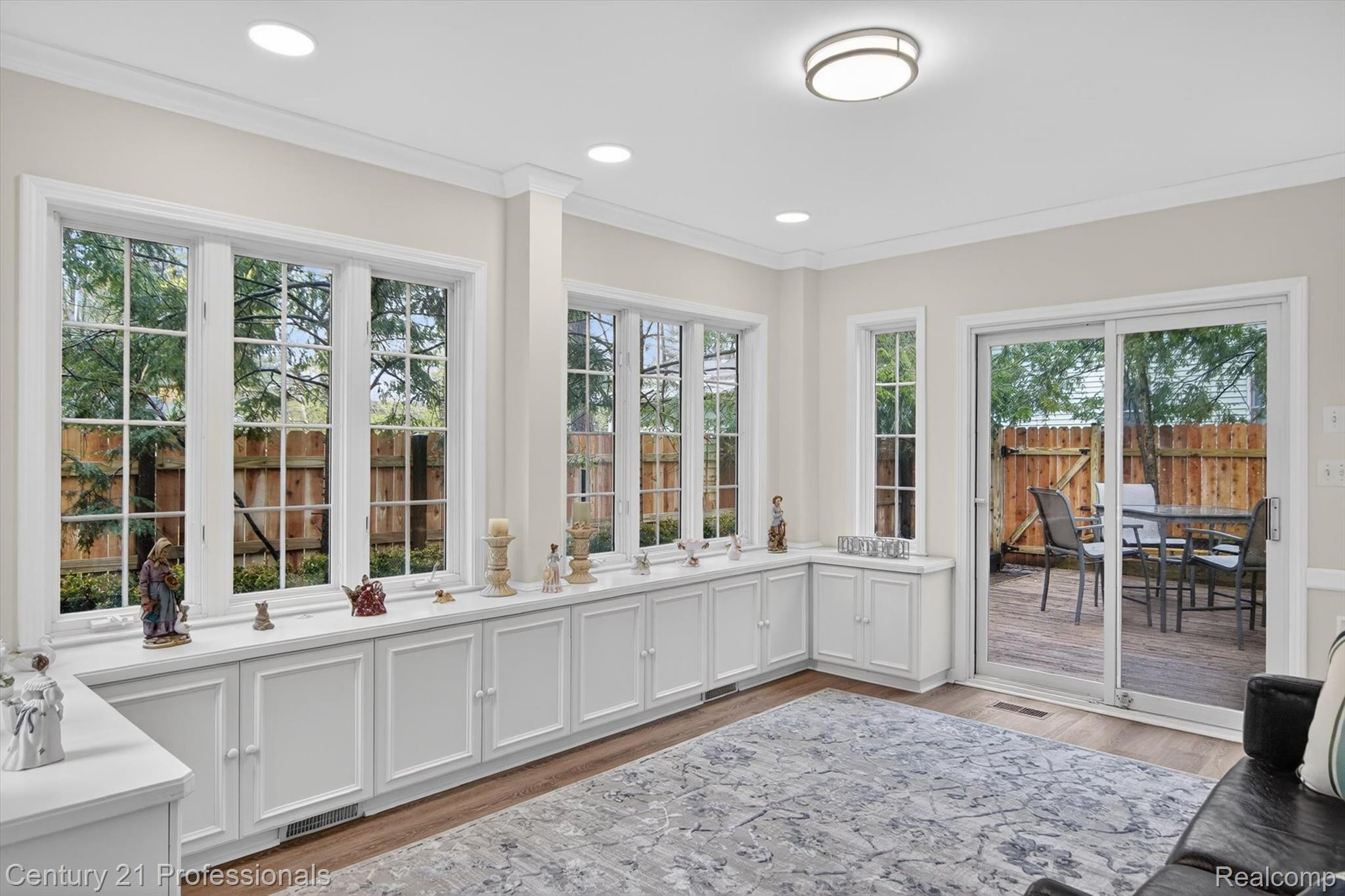 AnnArbor, Michigan, 48103, United States, 3 Bedrooms Bedrooms, ,2 BathroomsBathrooms,Residential,For Sale,2038330