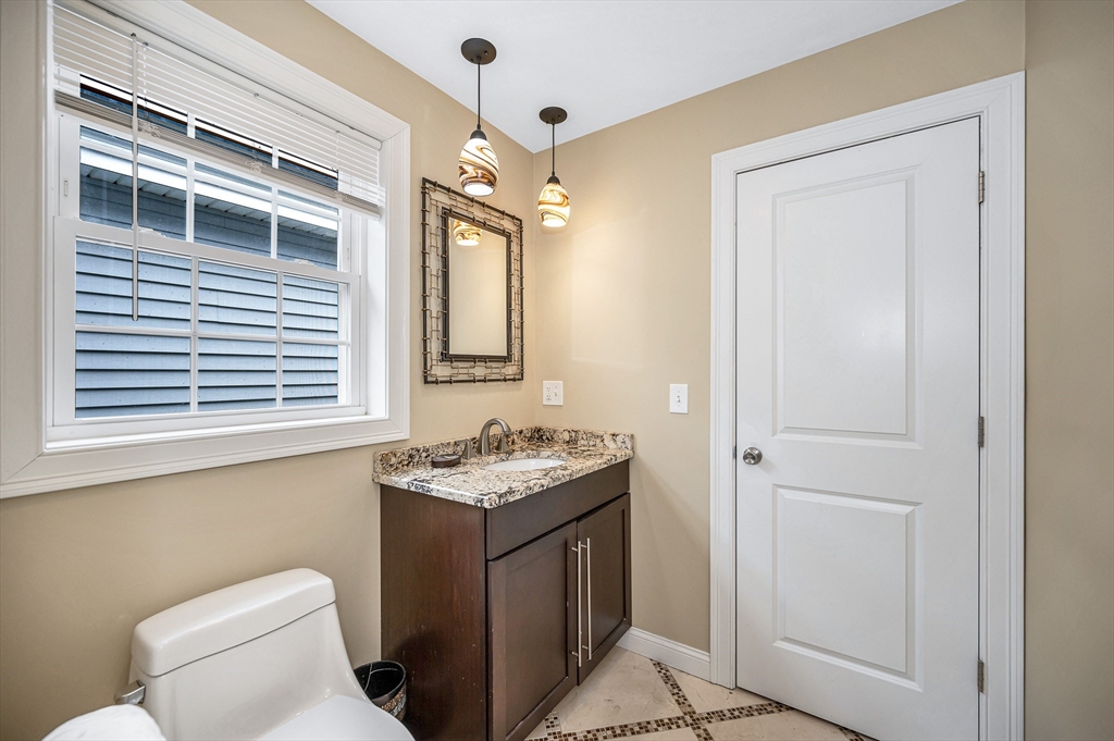 Salisbury, Massachusetts, 01952, United States, 4 Bedrooms Bedrooms, ,3 BathroomsBathrooms,Residential,For Sale,1899525