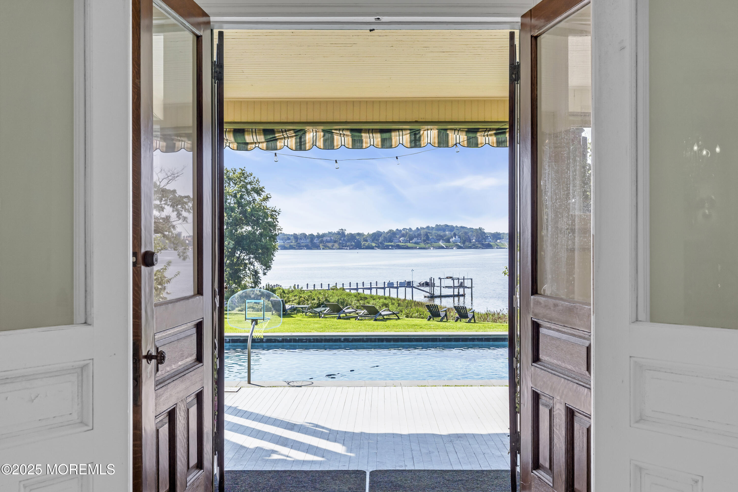 Red Bank, New Jersey, 07701, United States, 9 Bedrooms Bedrooms, ,6 BathroomsBathrooms,Residential,For Sale,1934404