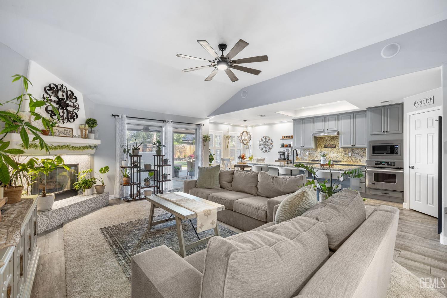 Bakersfield, California, 93312, United States, 4 Bedrooms Bedrooms, ,2 BathroomsBathrooms,Residential,For Sale,1970807