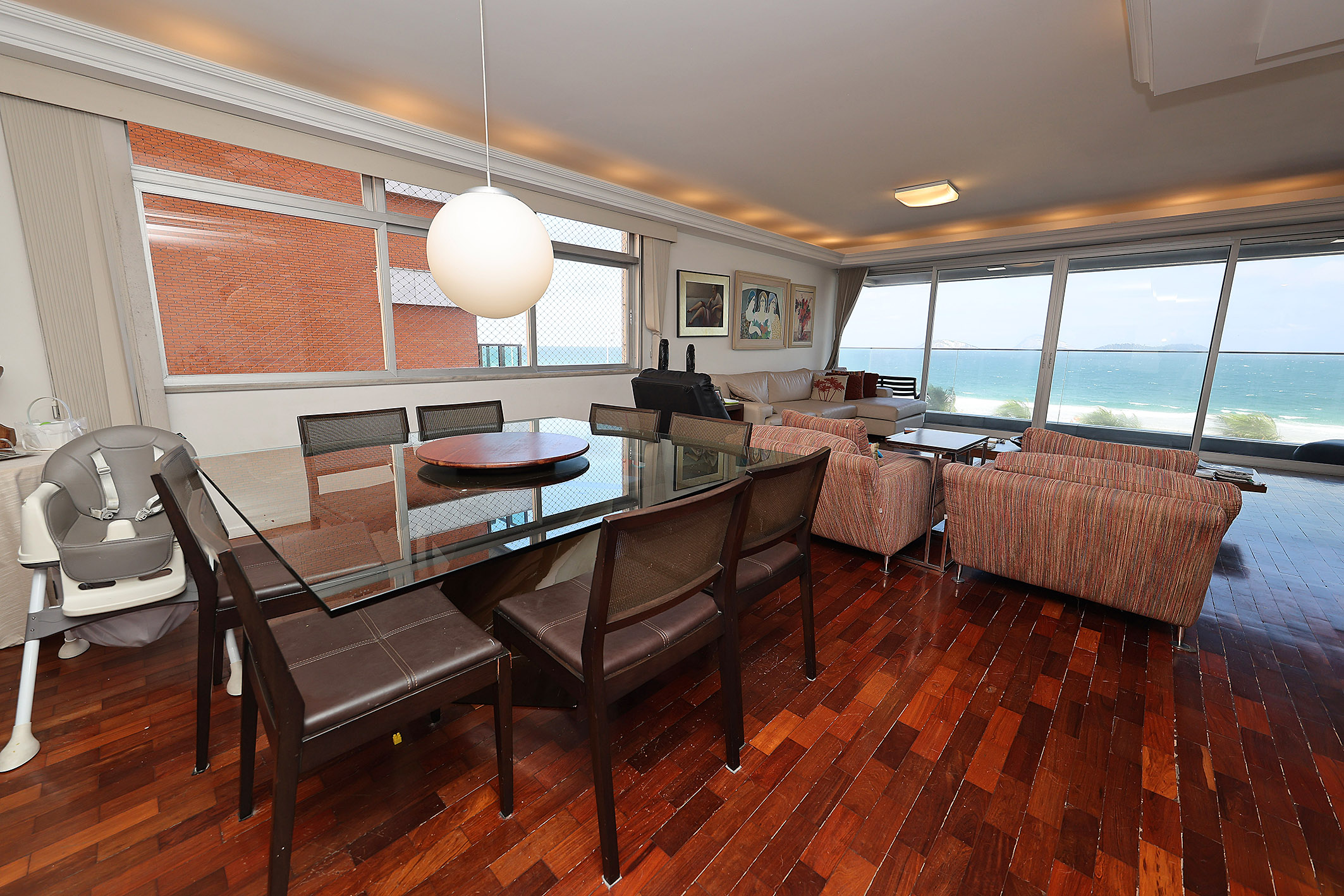  Oceanfront Apartment in a Full-Service Condominium - 物件實景