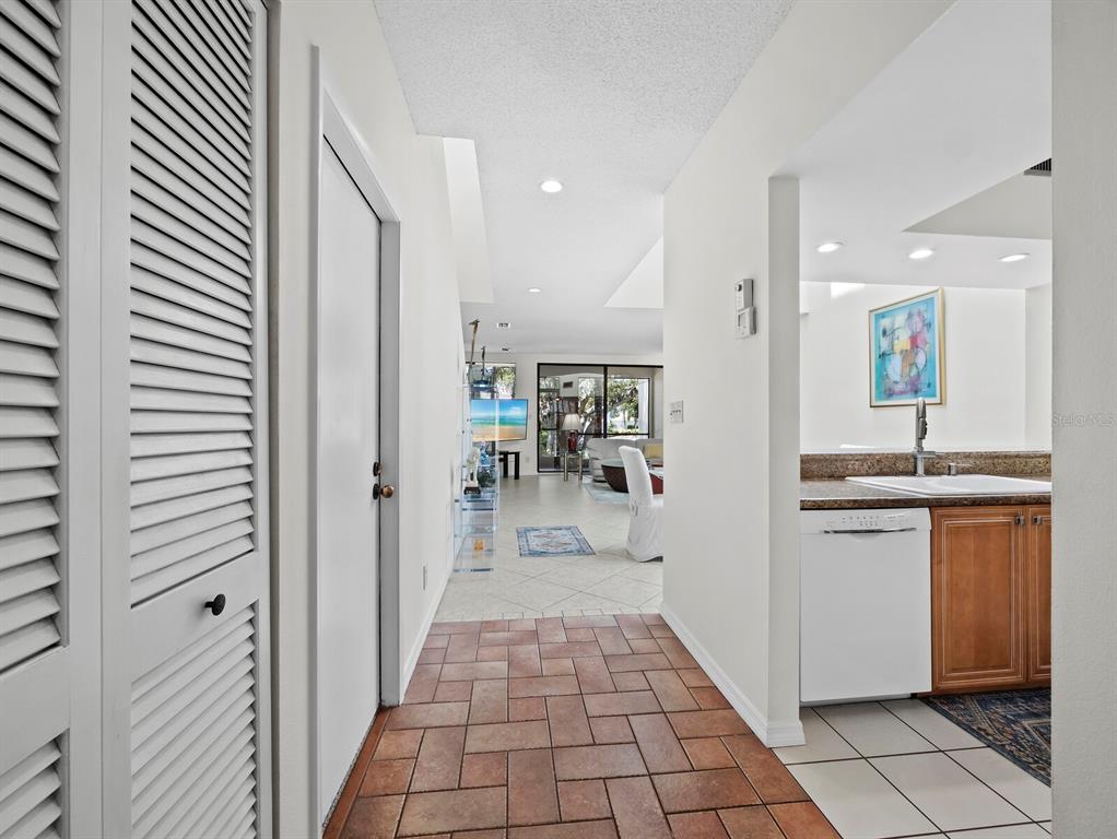 Longboat Key, Florida, 34228, United States, 2 Bedrooms Bedrooms, ,3 BathroomsBathrooms,Residential,For Sale,1942168