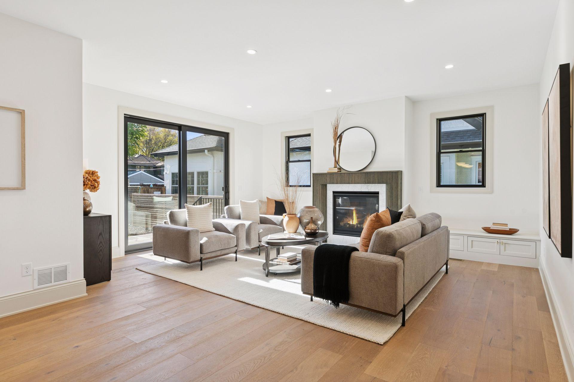 Saint Paul, Minnesota, 55105, United States, 5 Bedrooms Bedrooms, ,4 BathroomsBathrooms,Residential,For Sale,1989282