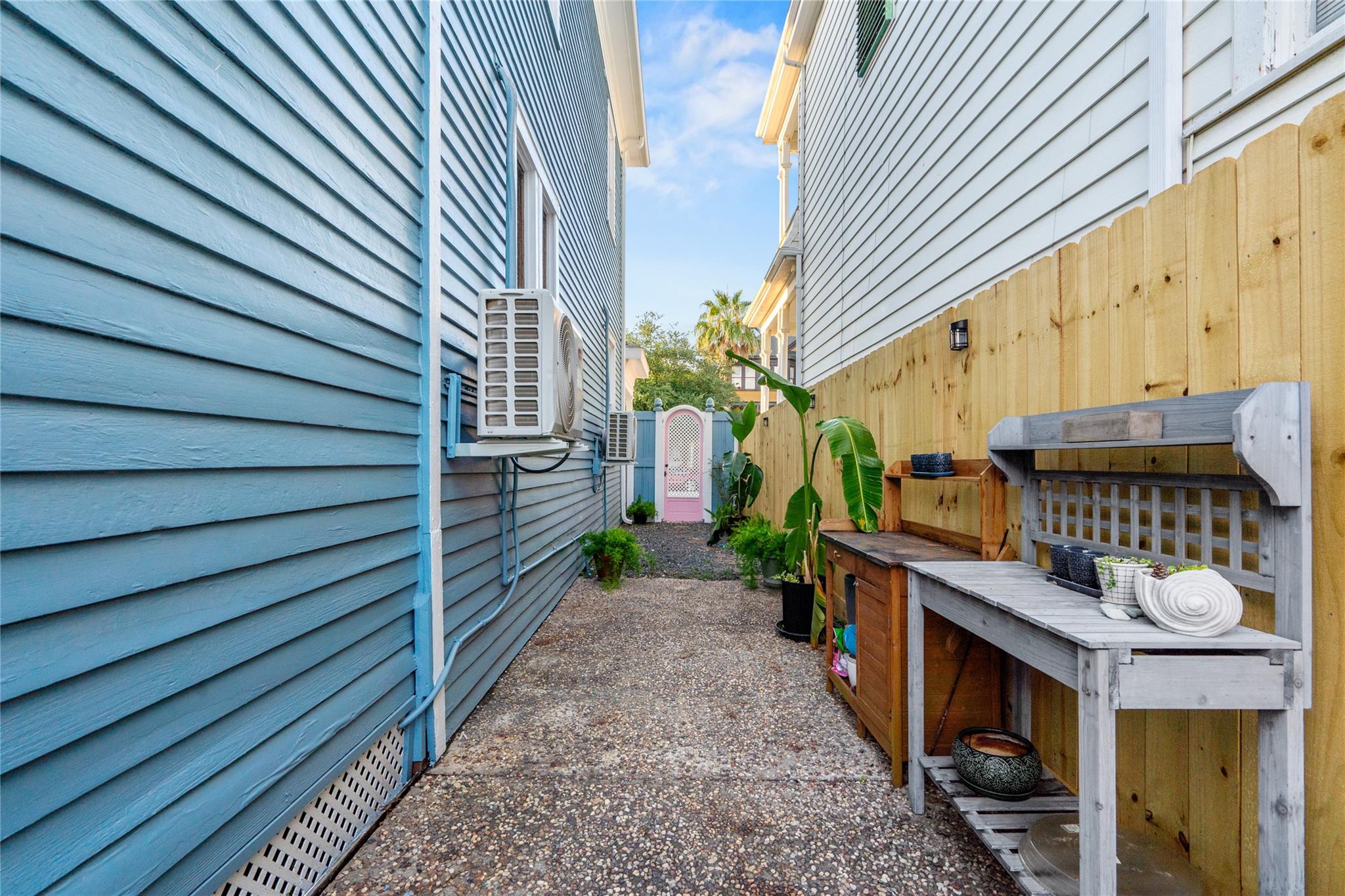 Galveston, Texas, 77550, United States, 4 Bedrooms Bedrooms, ,4 BathroomsBathrooms,Residential,For Sale,1934490