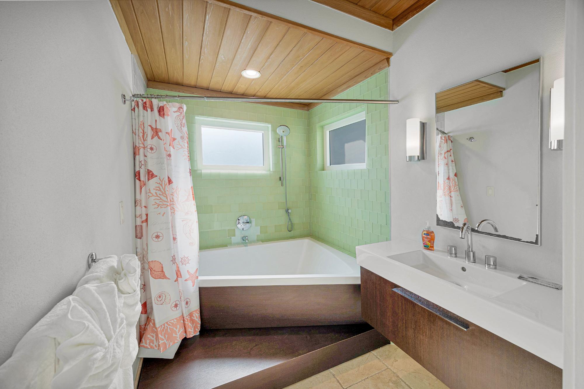 Governors Harbour, Eleuthera, BS, 4 Bedrooms Bedrooms, ,4 BathroomsBathrooms,Residential,For Sale,1991339