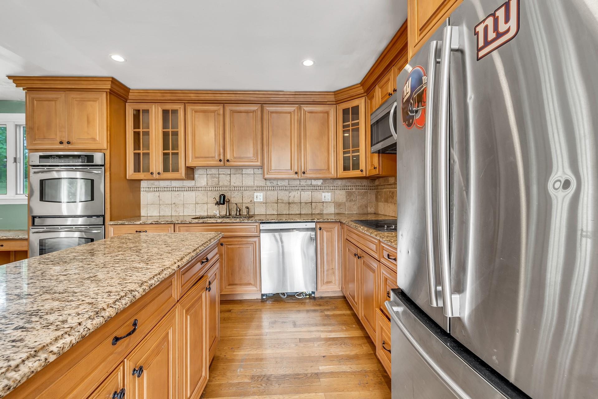 Huntington, New York, 11743, United States, 4 Bedrooms Bedrooms, ,3 BathroomsBathrooms,Residential,For Sale,1895271