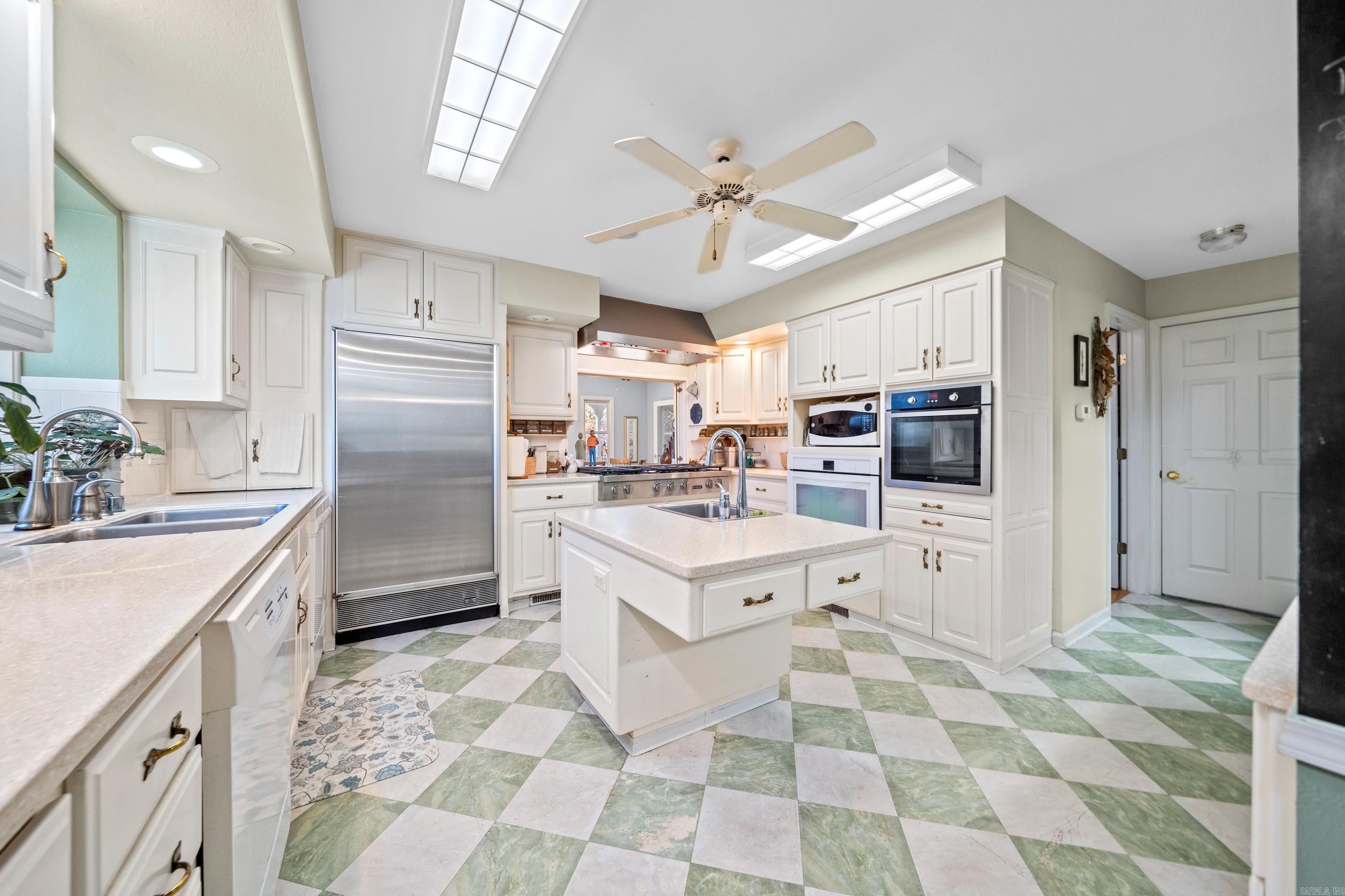 Jessieville, Arkansas, 71949, United States, 10 Bedrooms Bedrooms, ,11 BathroomsBathrooms,Residential,For Sale,2008593