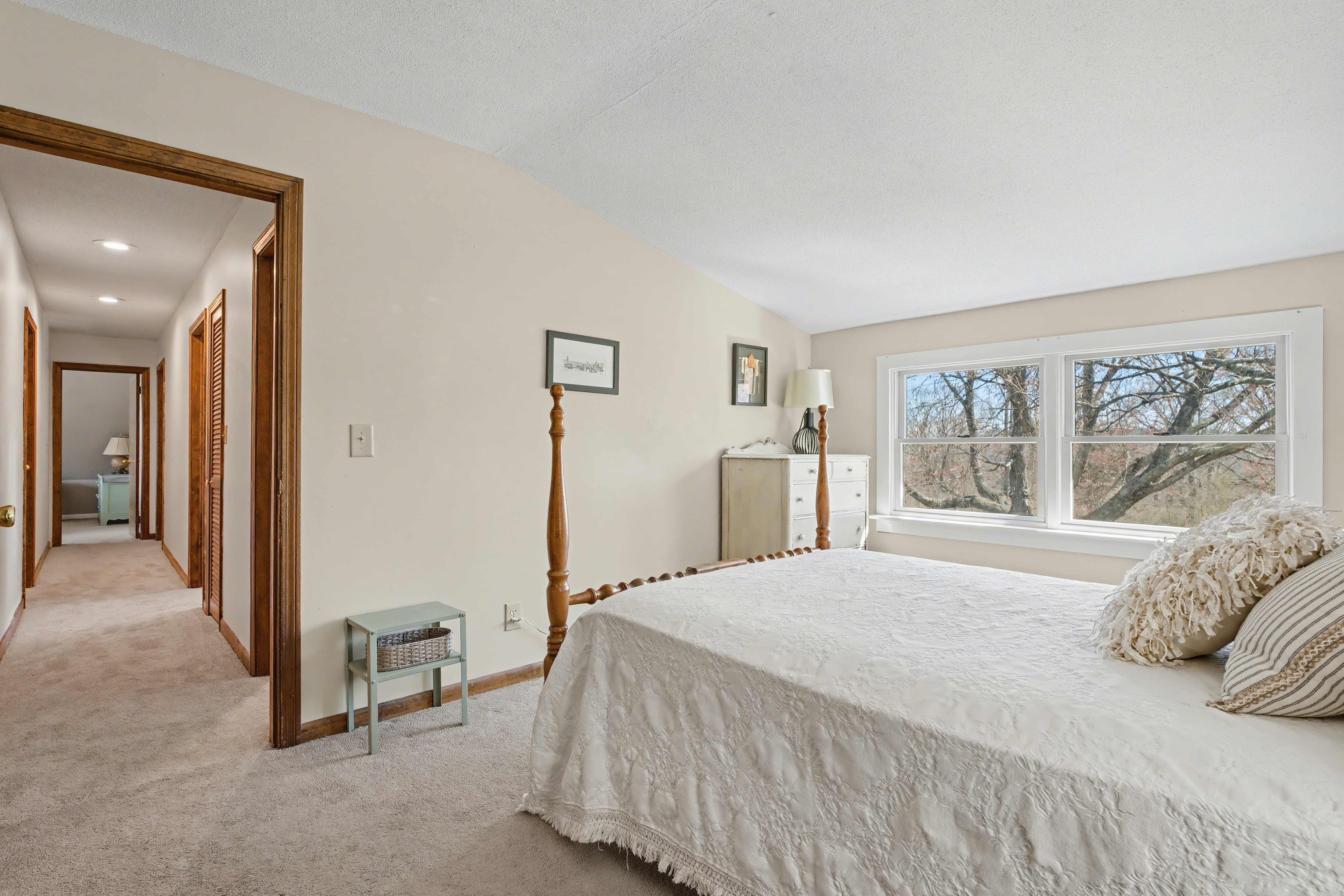  Spacious Main House and Separate Guest Home on 3.64 Acres - 物件實景