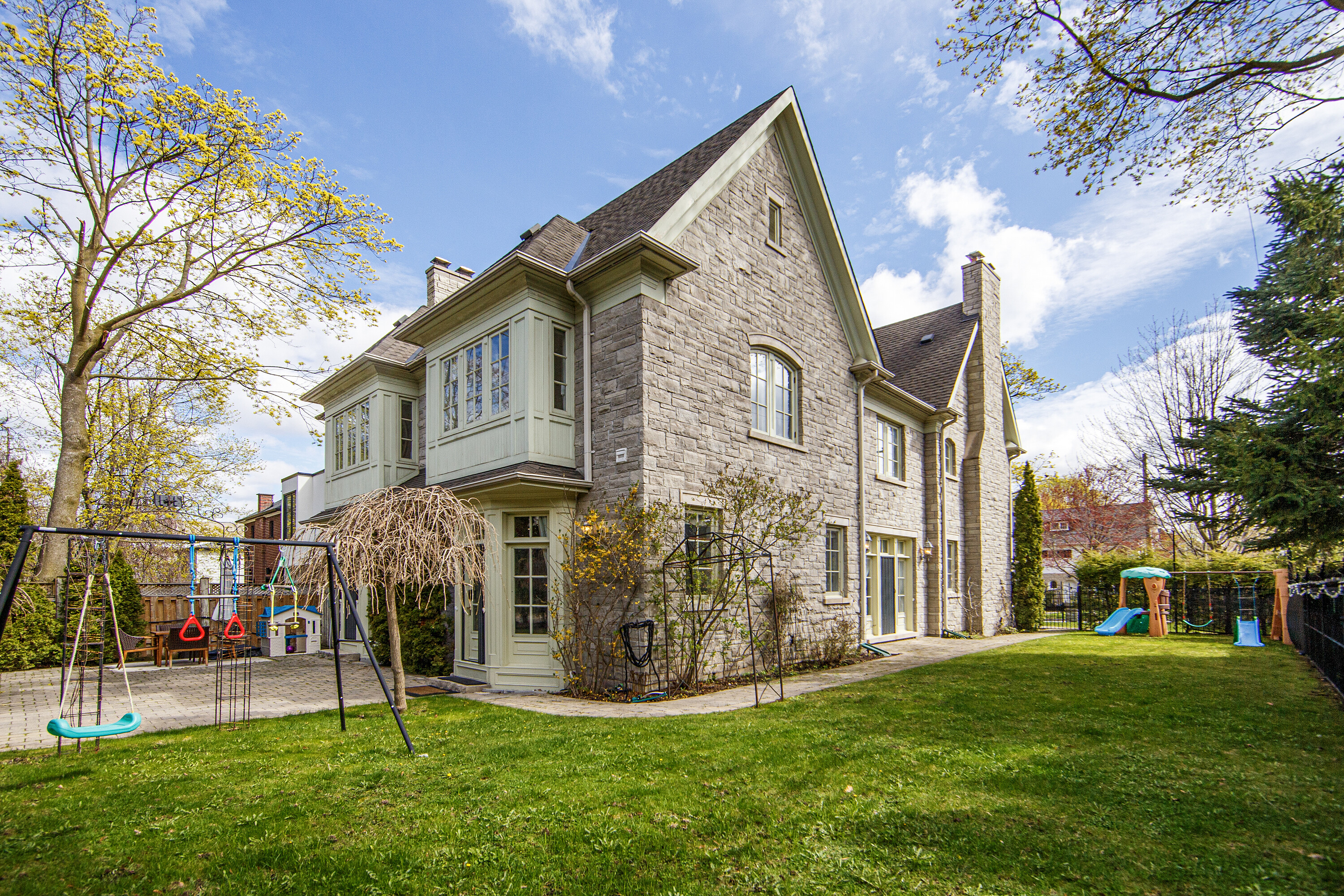  Custom Built in Forest Hill - 物件實景