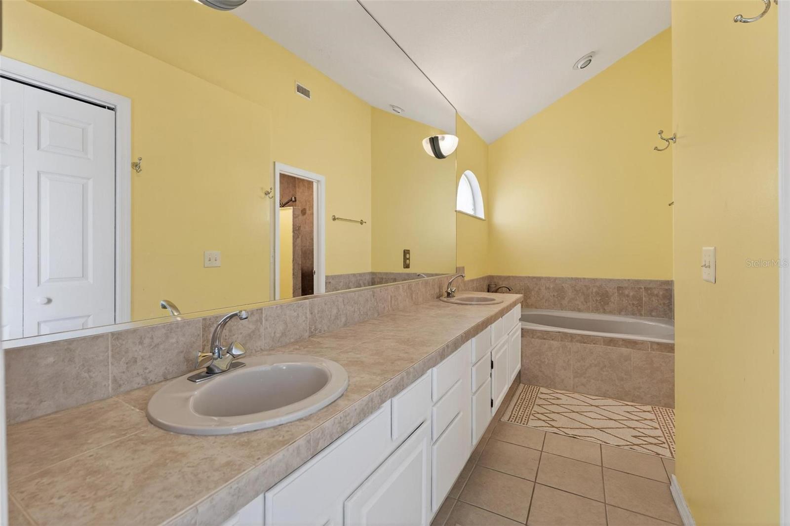 ORLANDO, Florida, 32819, United States, 4 Bedrooms Bedrooms, ,3 BathroomsBathrooms,Residential,For Sale,1921033