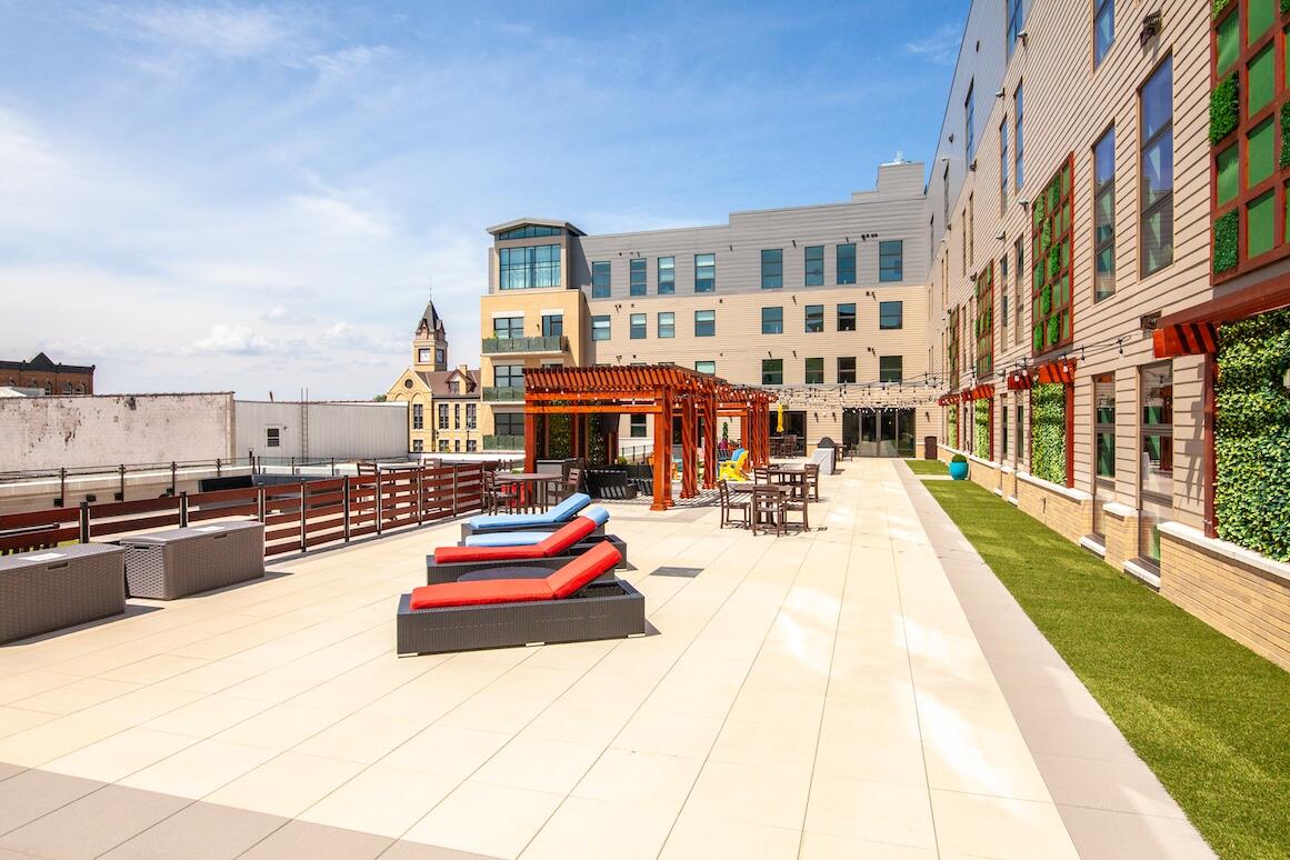 Oconomowoc, Wisconsin, 53066, United States, 1 Bedroom Bedrooms, ,2 BathroomsBathrooms,Residential,For Sale,1819550