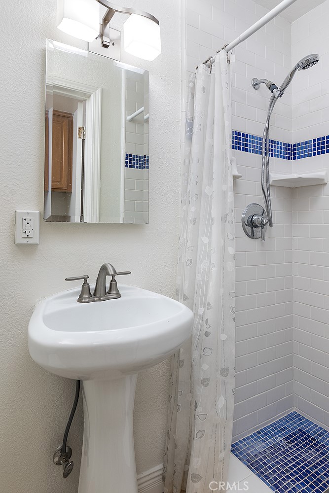 Glendora, California, 91740, United States, 3 Bedrooms Bedrooms, ,2 BathroomsBathrooms,Residential,For Sale,2003352