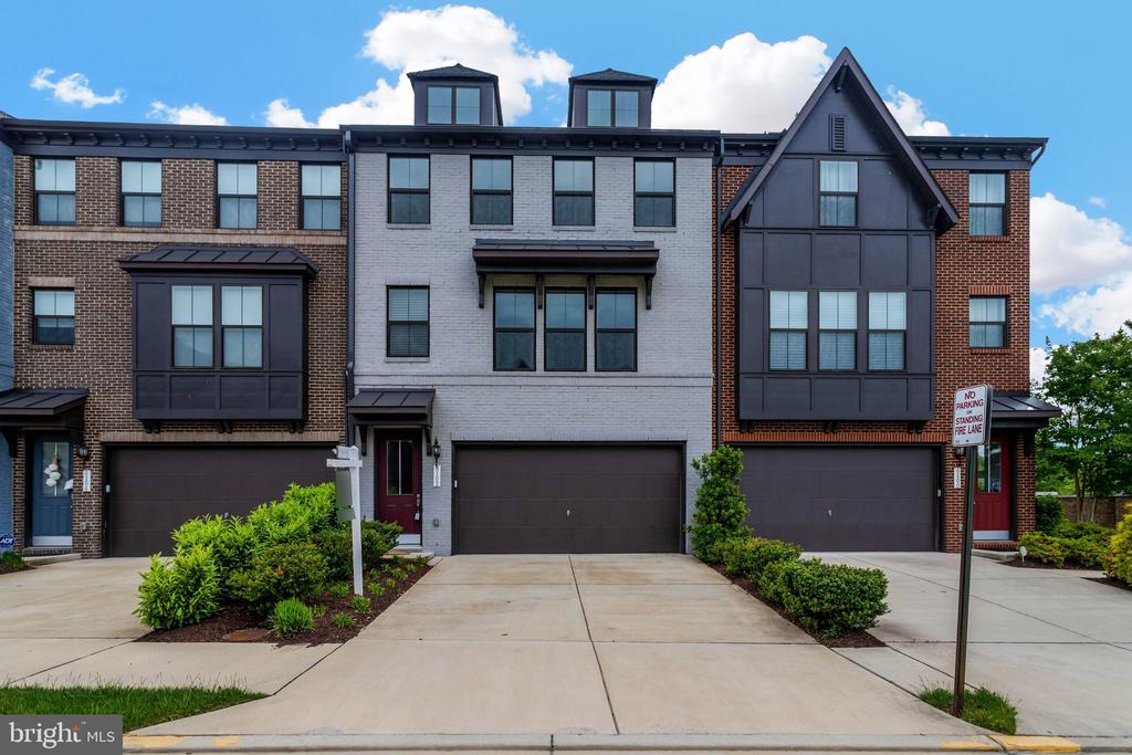 Alexandria, Virginia, 22306, United States, 3 Bedrooms Bedrooms, ,4 BathroomsBathrooms,Residential,For Sale,2019701