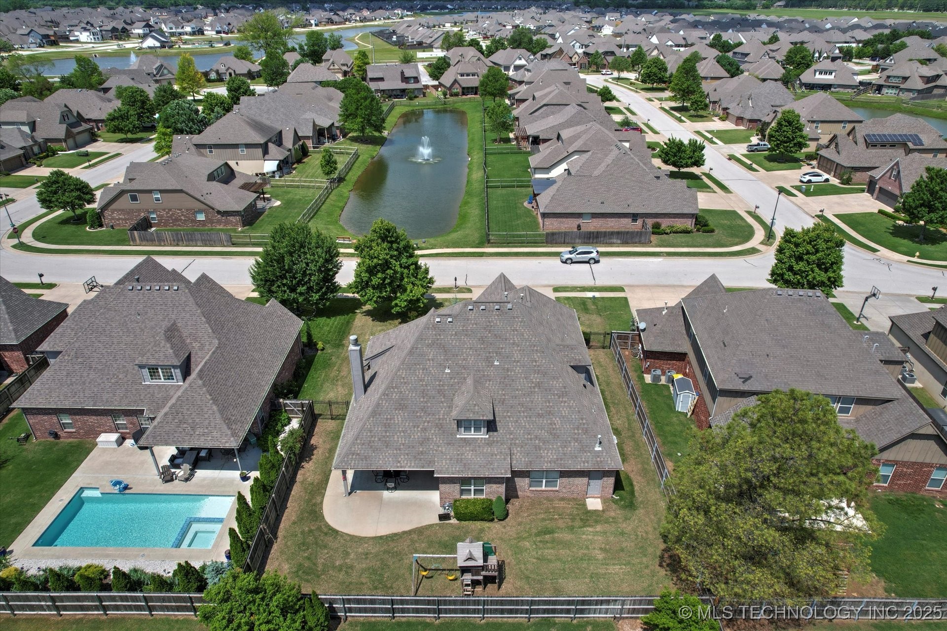 Bixby, Oklahoma, 74070, United States, 4 Bedrooms Bedrooms, ,5 BathroomsBathrooms,Residential,For Sale,1829148