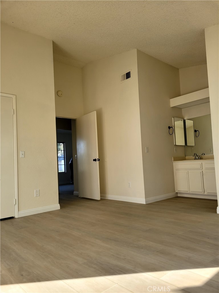 Victorville, California, 92392, United States, 3 Bedrooms Bedrooms, ,2 BathroomsBathrooms,Residential,For Sale,1988304