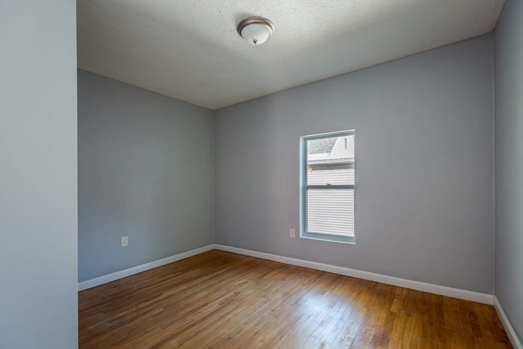 Worcester, Massachusetts, 01604, United States, 8 Bedrooms Bedrooms, ,4 BathroomsBathrooms,Residential,For Sale,1981131