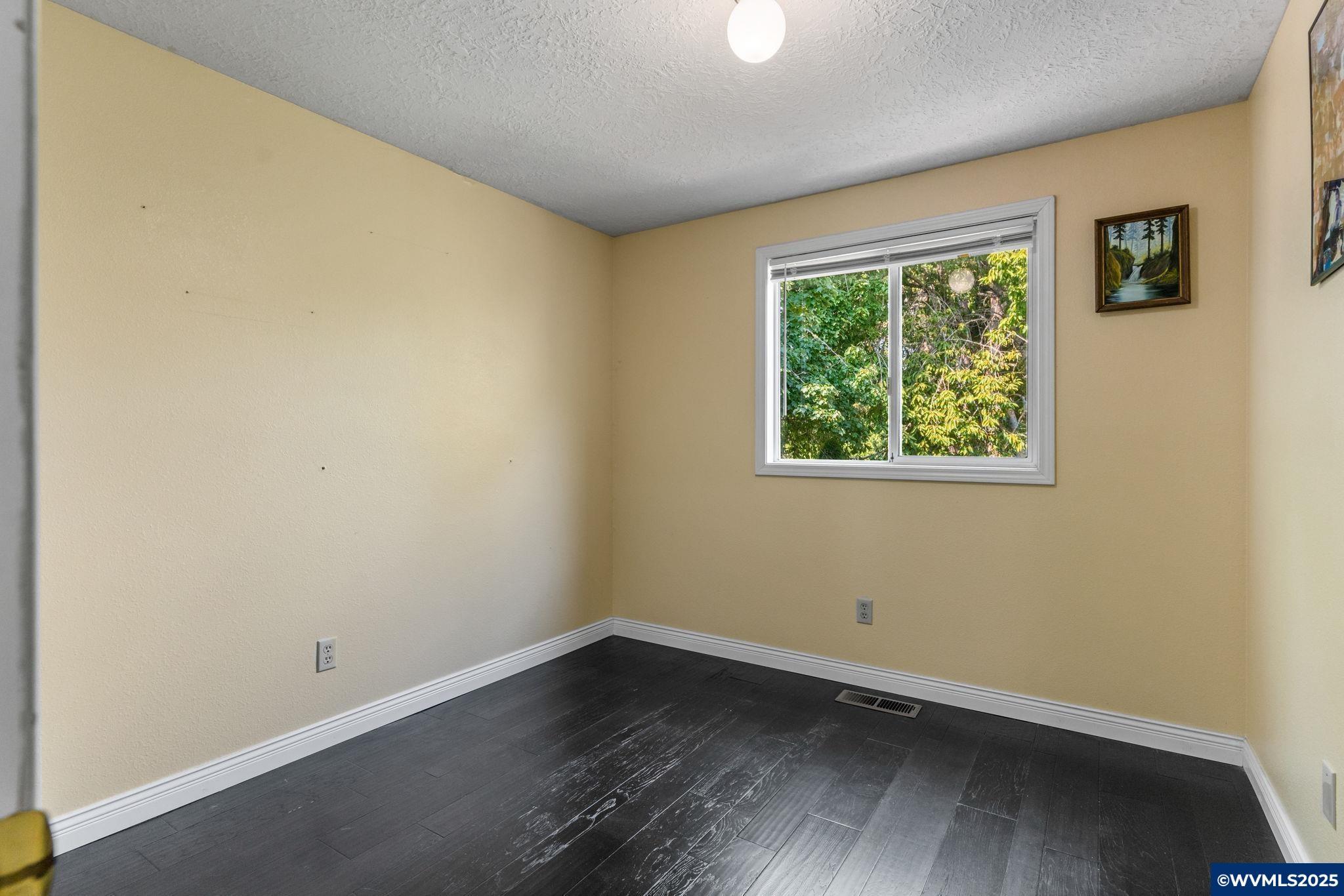 Salem, Oregon, 97306, United States, 5 Bedrooms Bedrooms, ,3 BathroomsBathrooms,Residential,For Sale,1699084