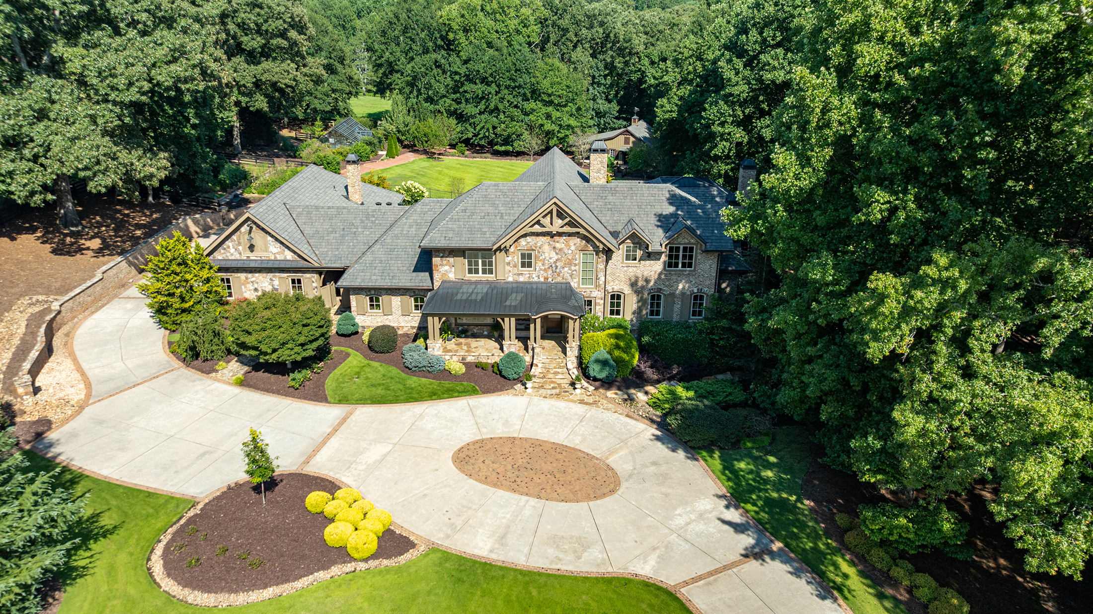 1415 Liberty Grove Rd, Alpharetta, GA 30004-2414